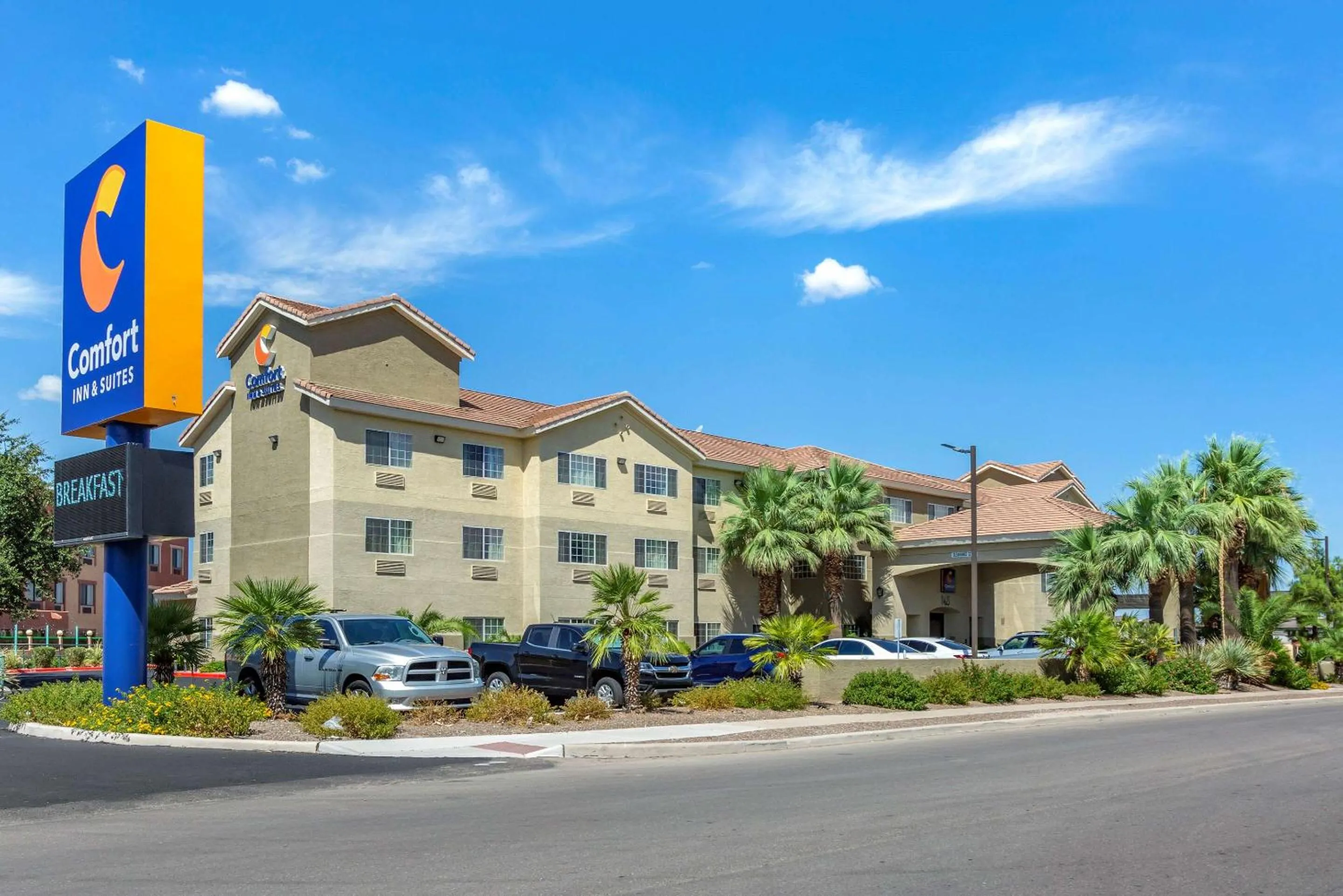 Property building in Comfort Inn & Suites North Tucson Marana