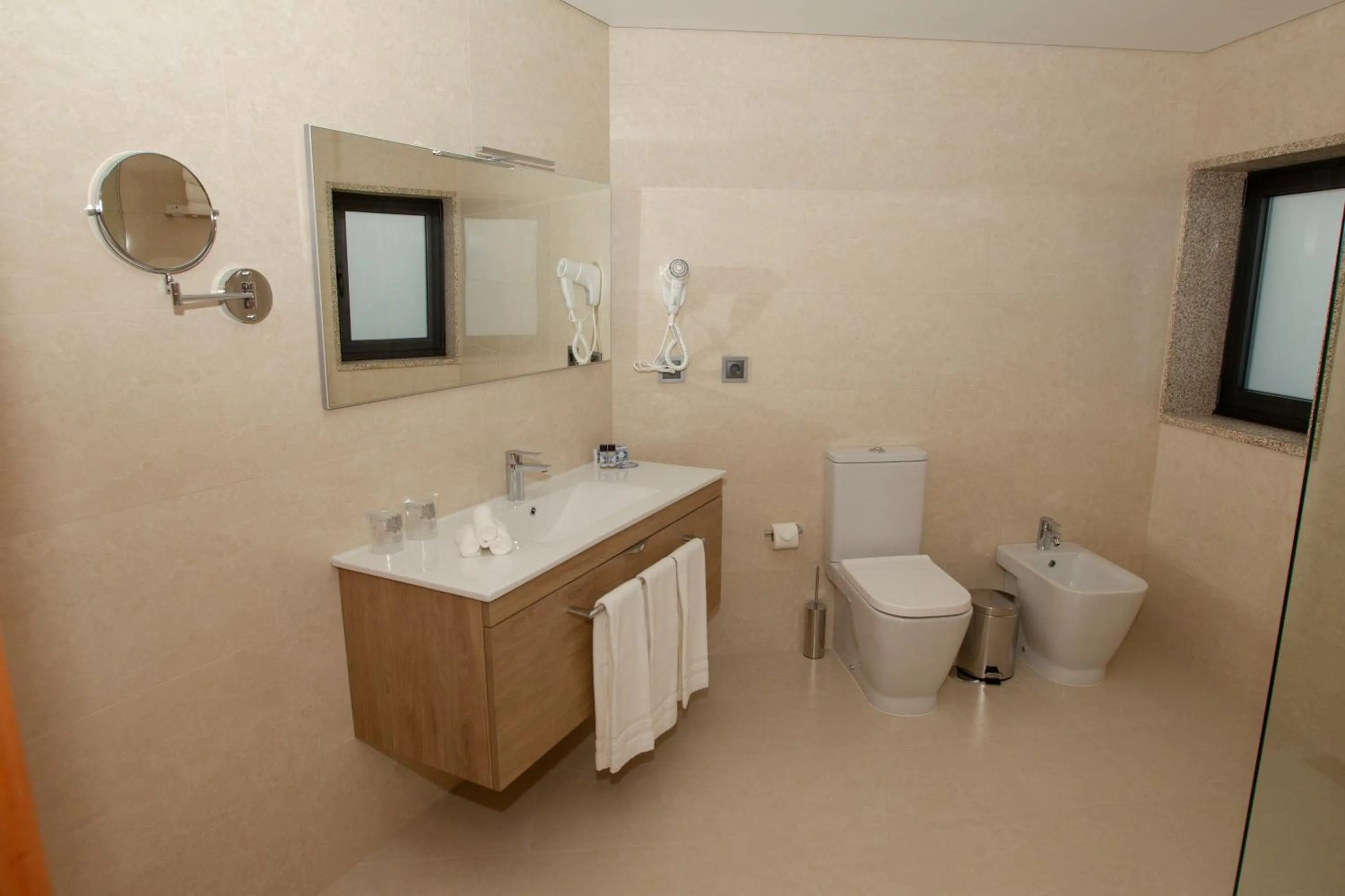 Bathroom in Hotel Fafense