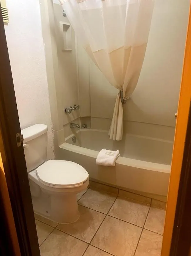 Quality Inn View of Lake Powell - Page