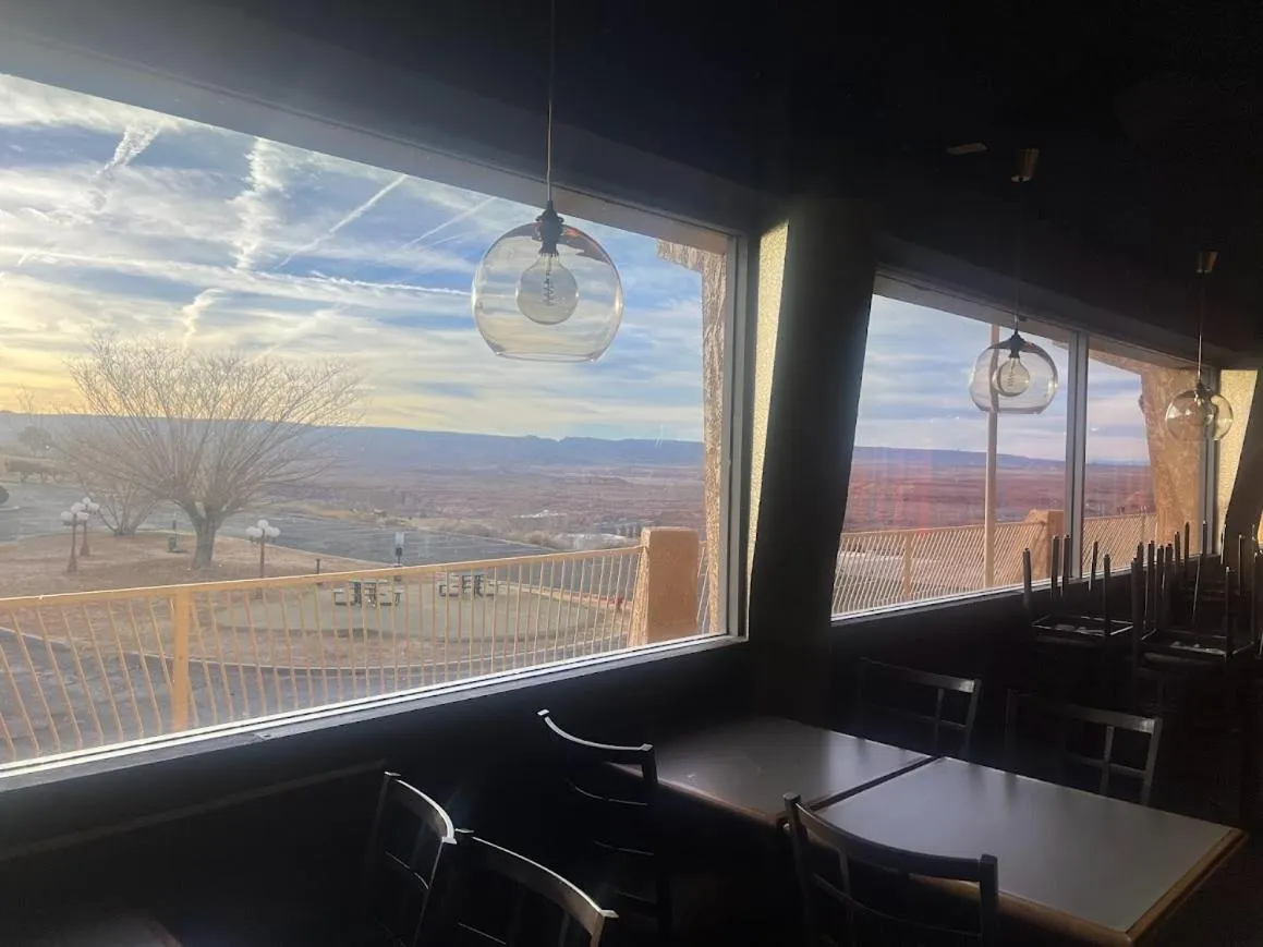 Quality Inn View of Lake Powell - Page