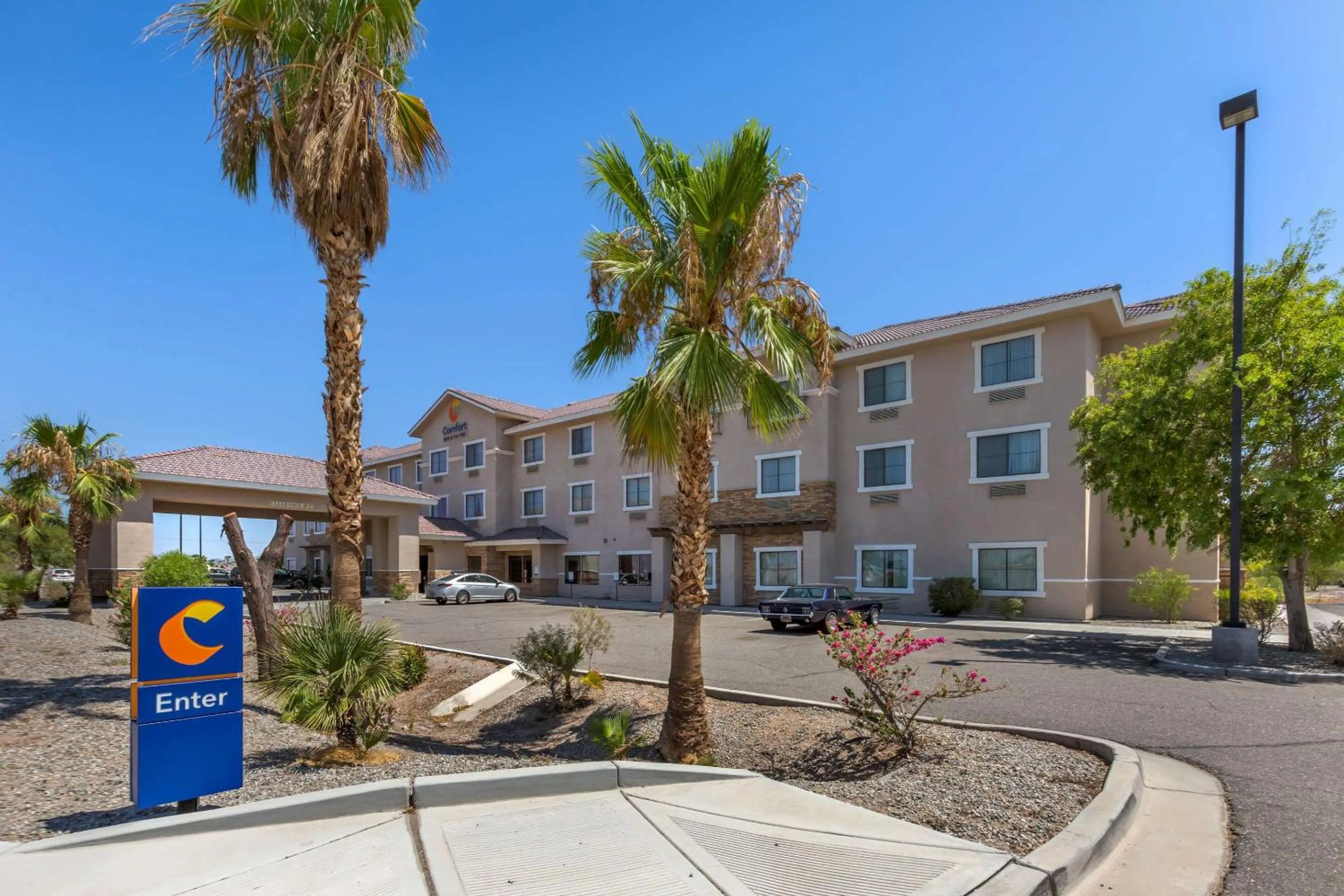 Property building in Comfort Inn and Suites Yuma I-8