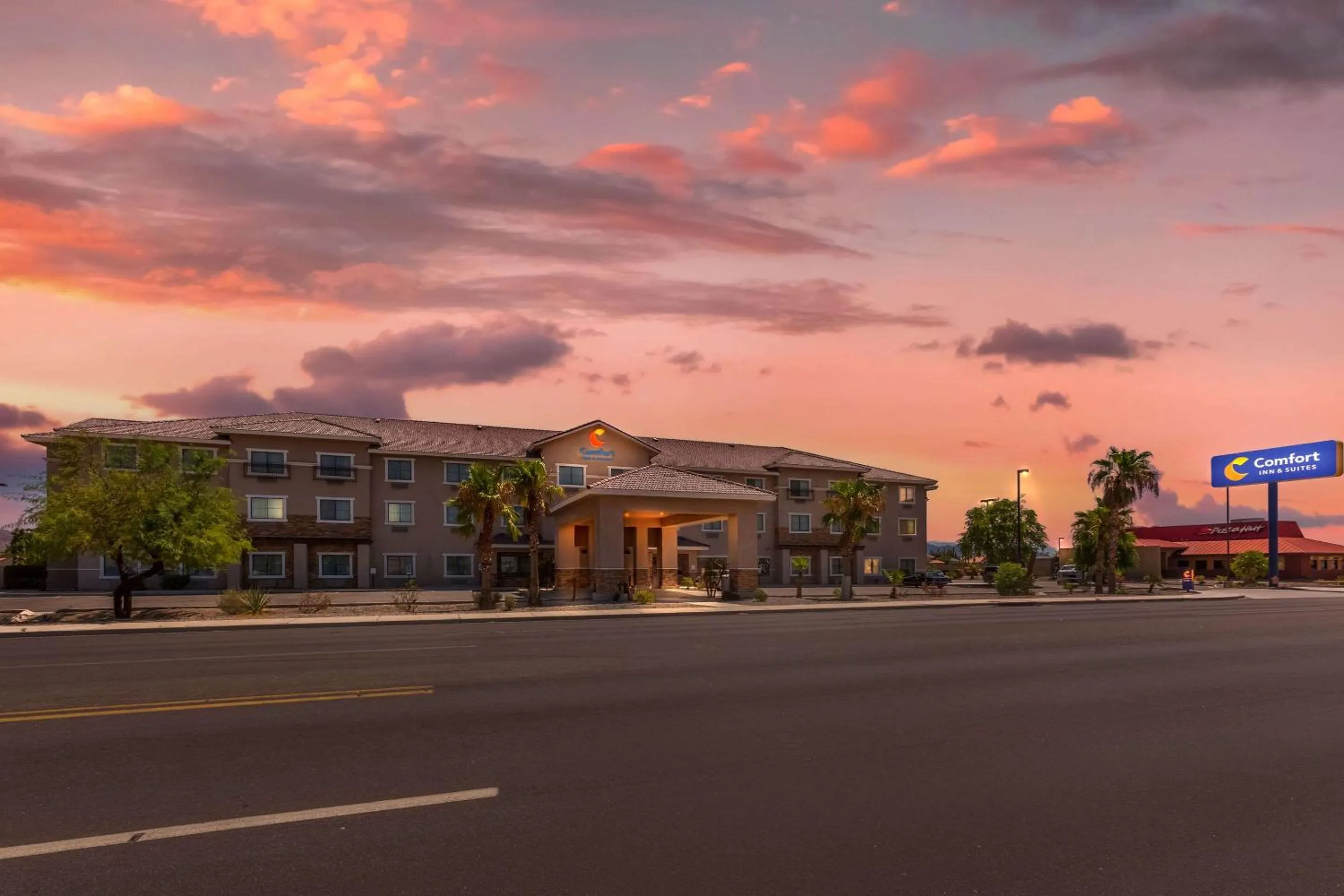 Property building in Comfort Inn and Suites Yuma I-8