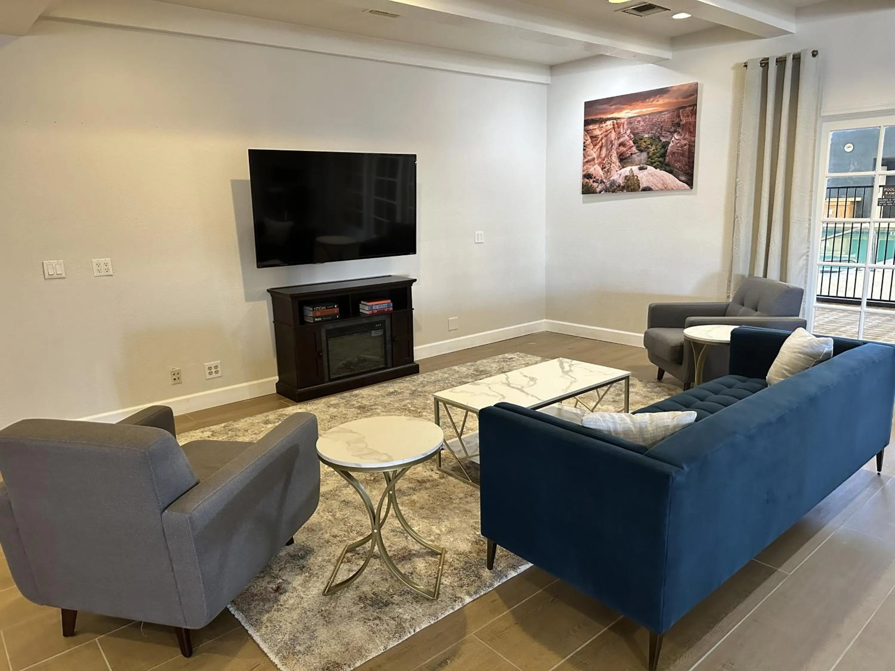 Lobby or reception in Clarion Pointe Winslow I-40