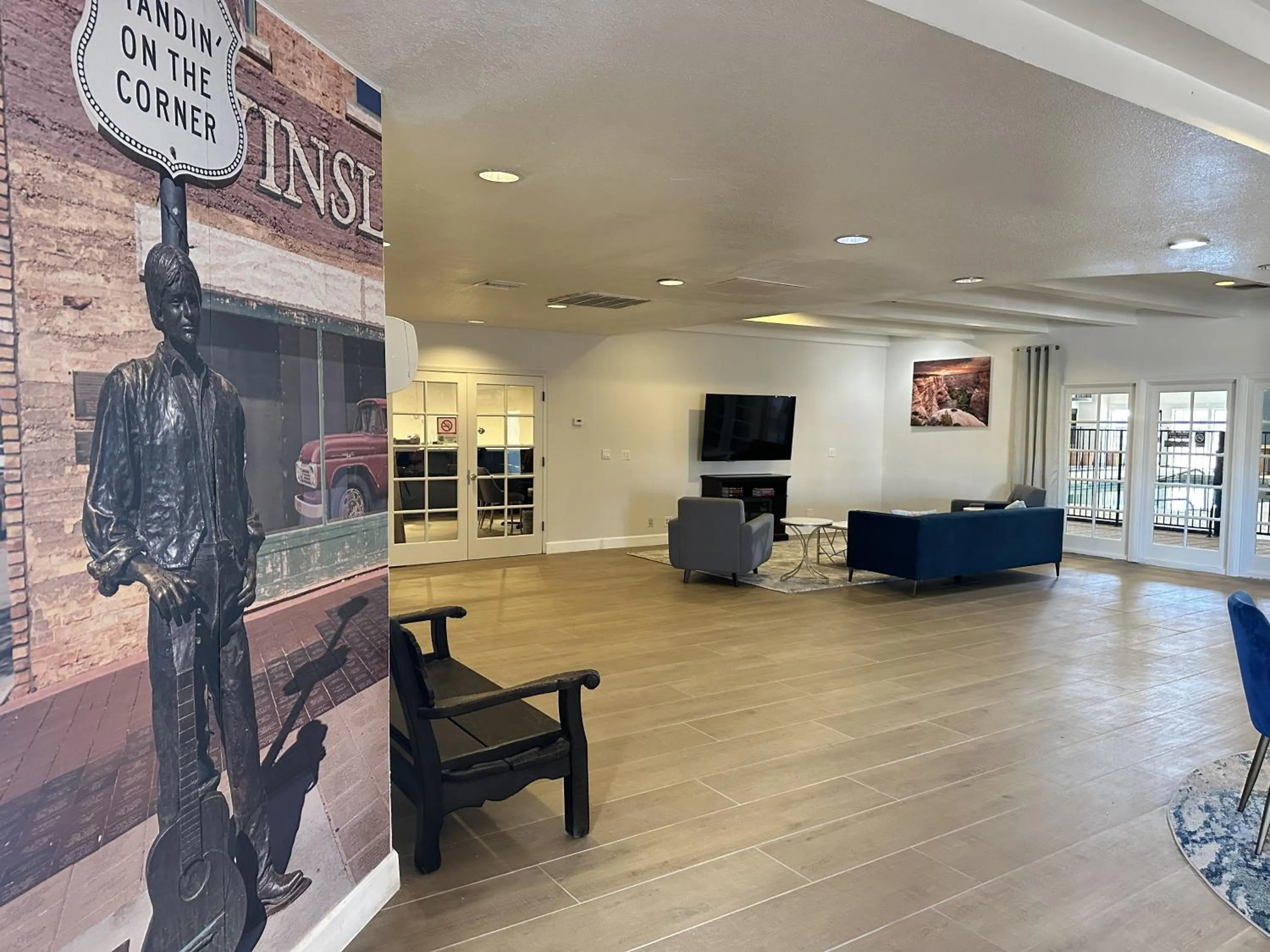 Lobby or reception in Clarion Pointe Winslow I-40