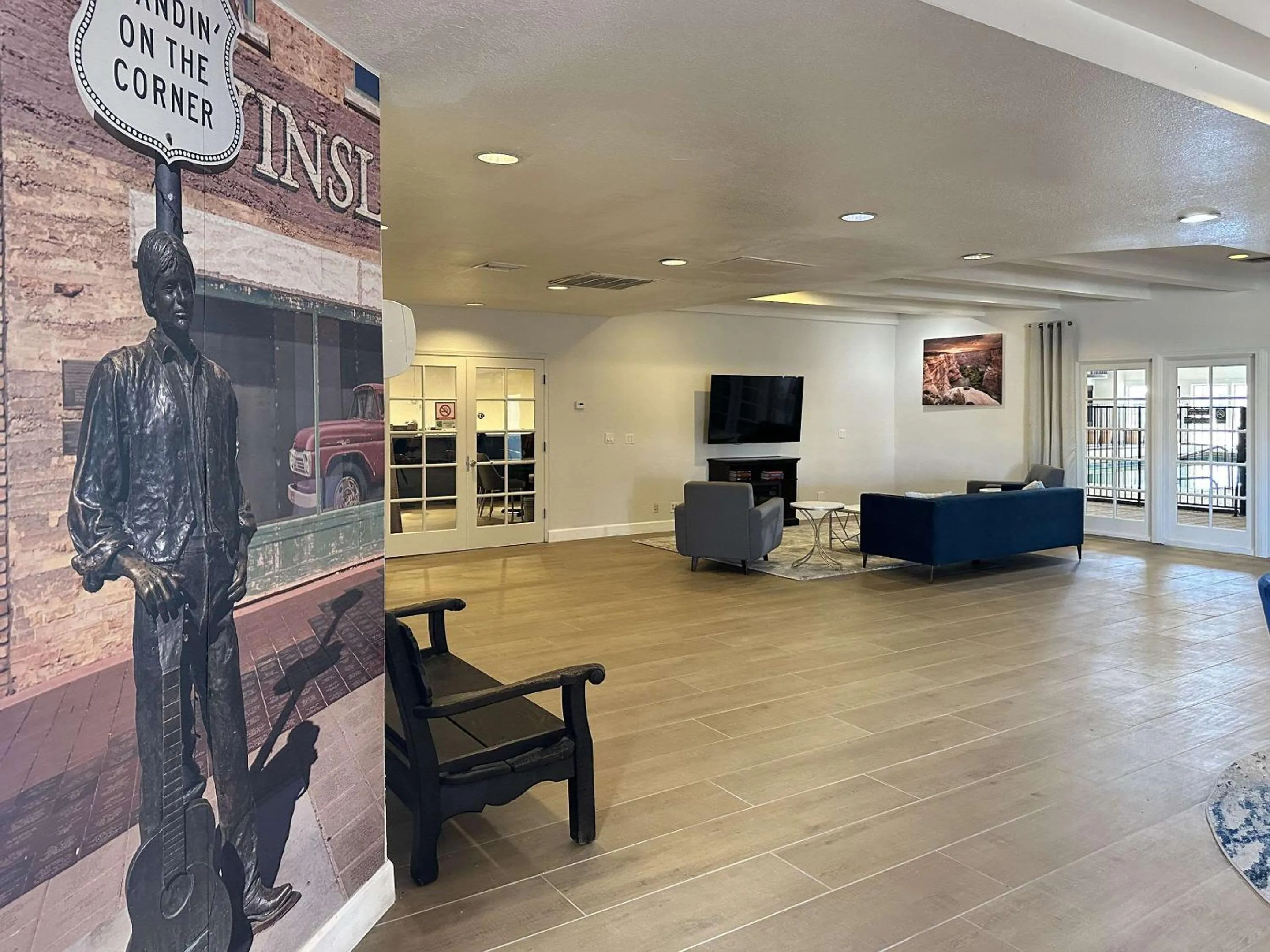 Lobby or reception in Clarion Pointe Winslow I-40