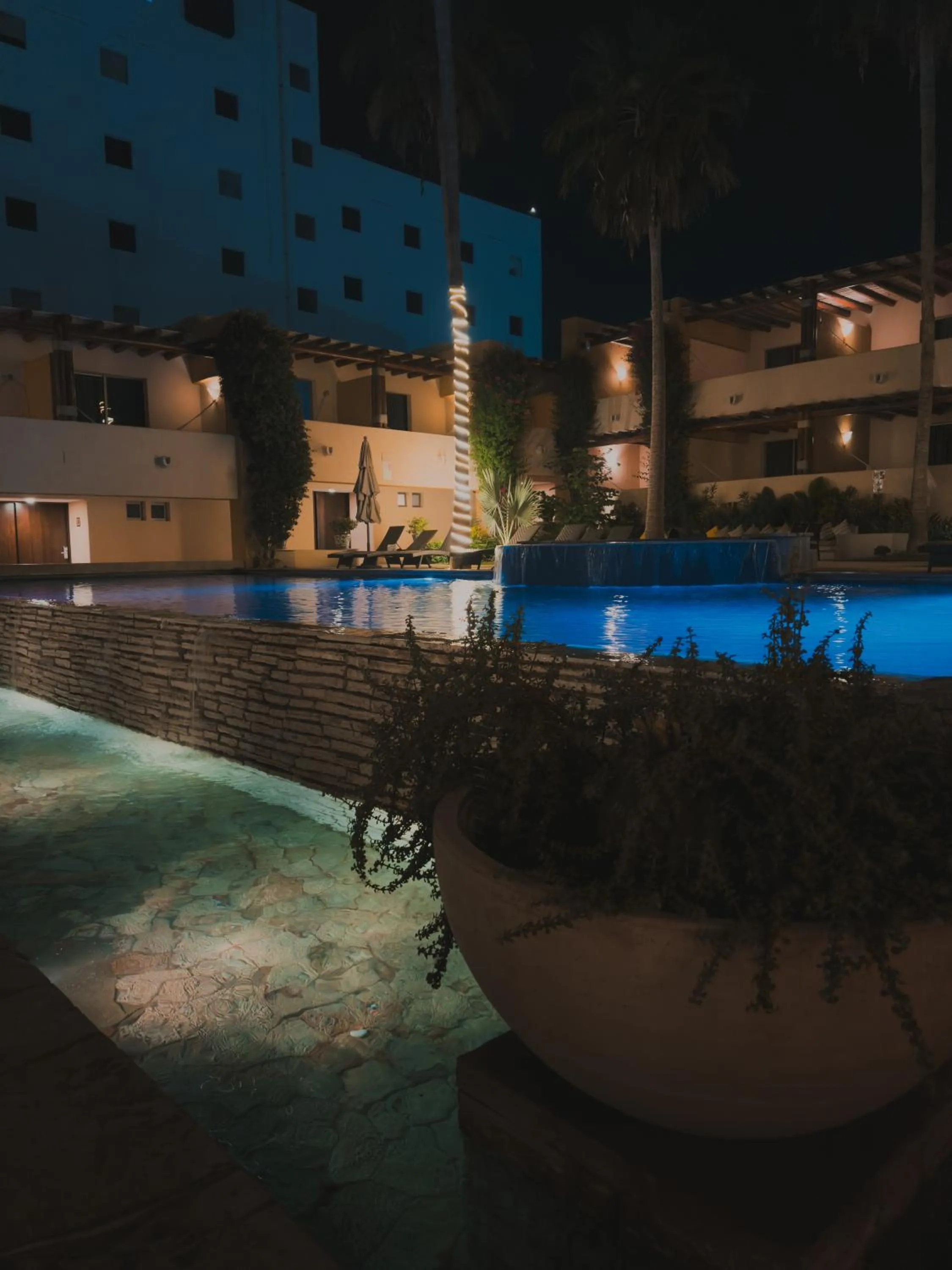 Night in Hotel Los Patios