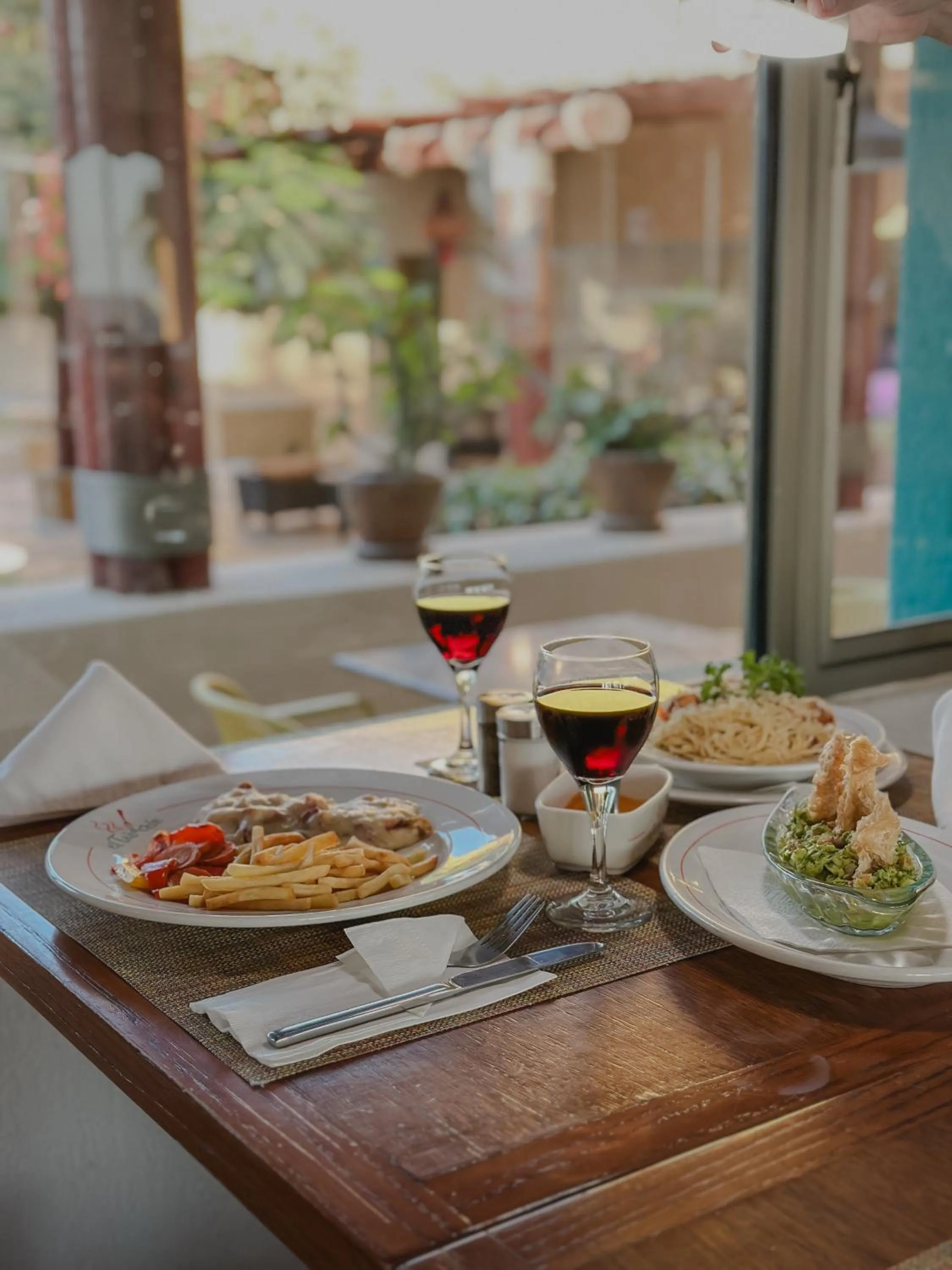 Food and drinks in Hotel Los Patios