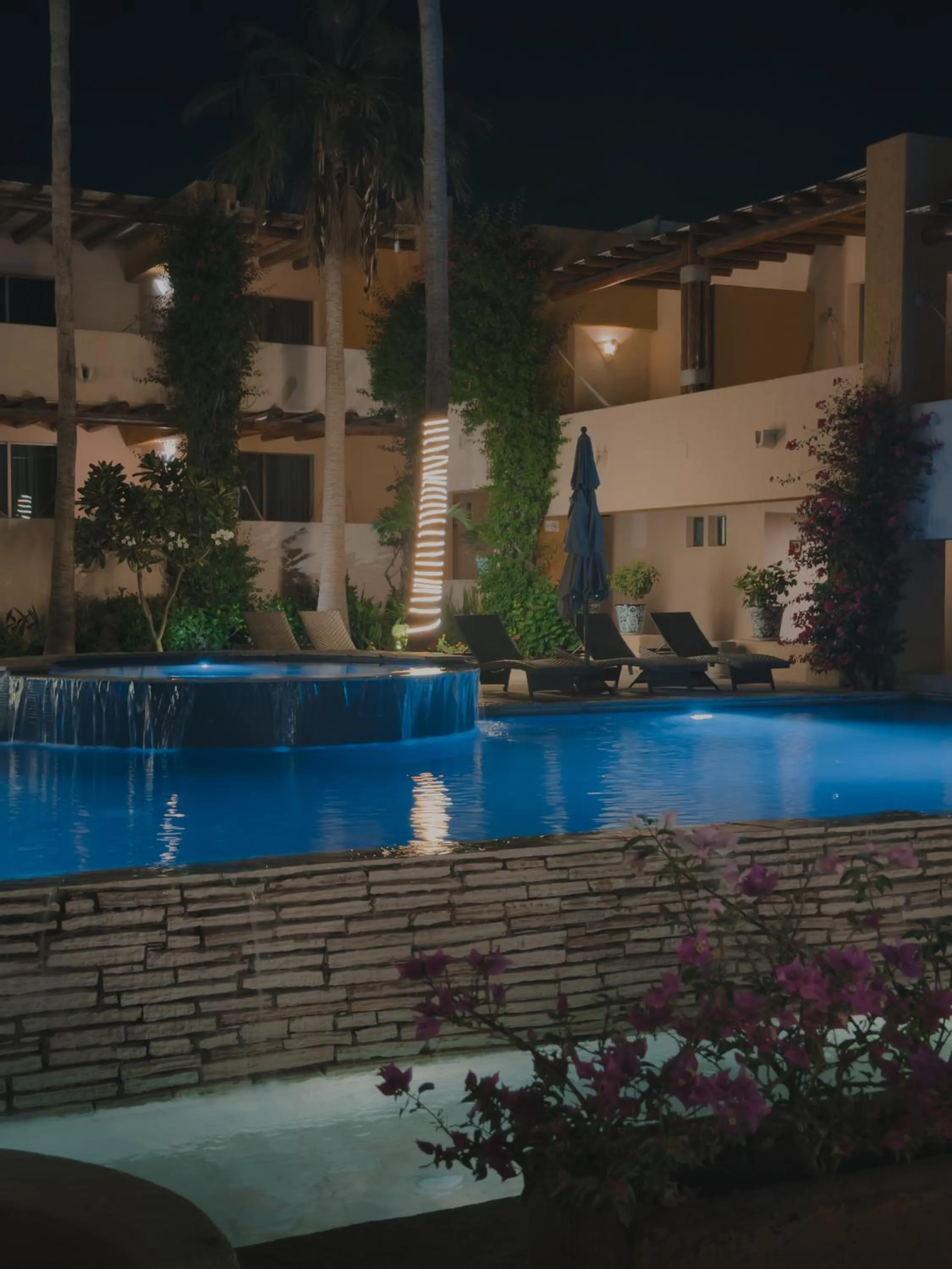 Night in Hotel Los Patios