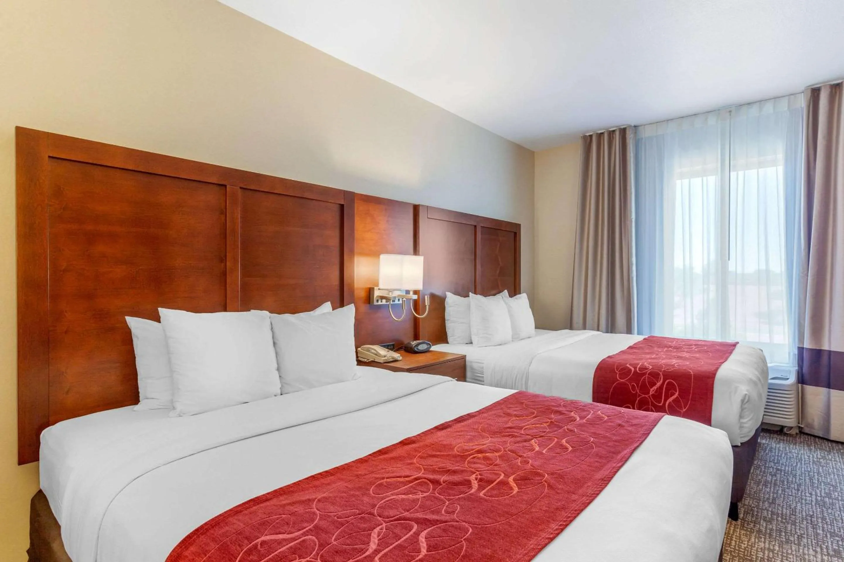 Bedroom, Bed in Comfort Suites Glendale - State Farm Stadium Area