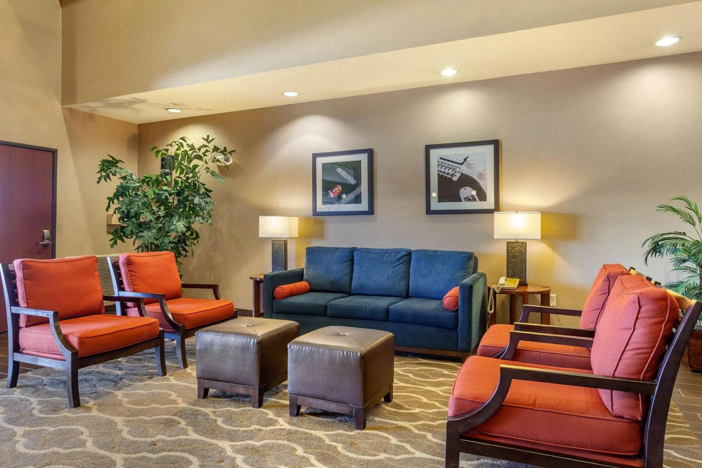 Lobby or reception in Comfort Suites Glendale - State Farm Stadium Area