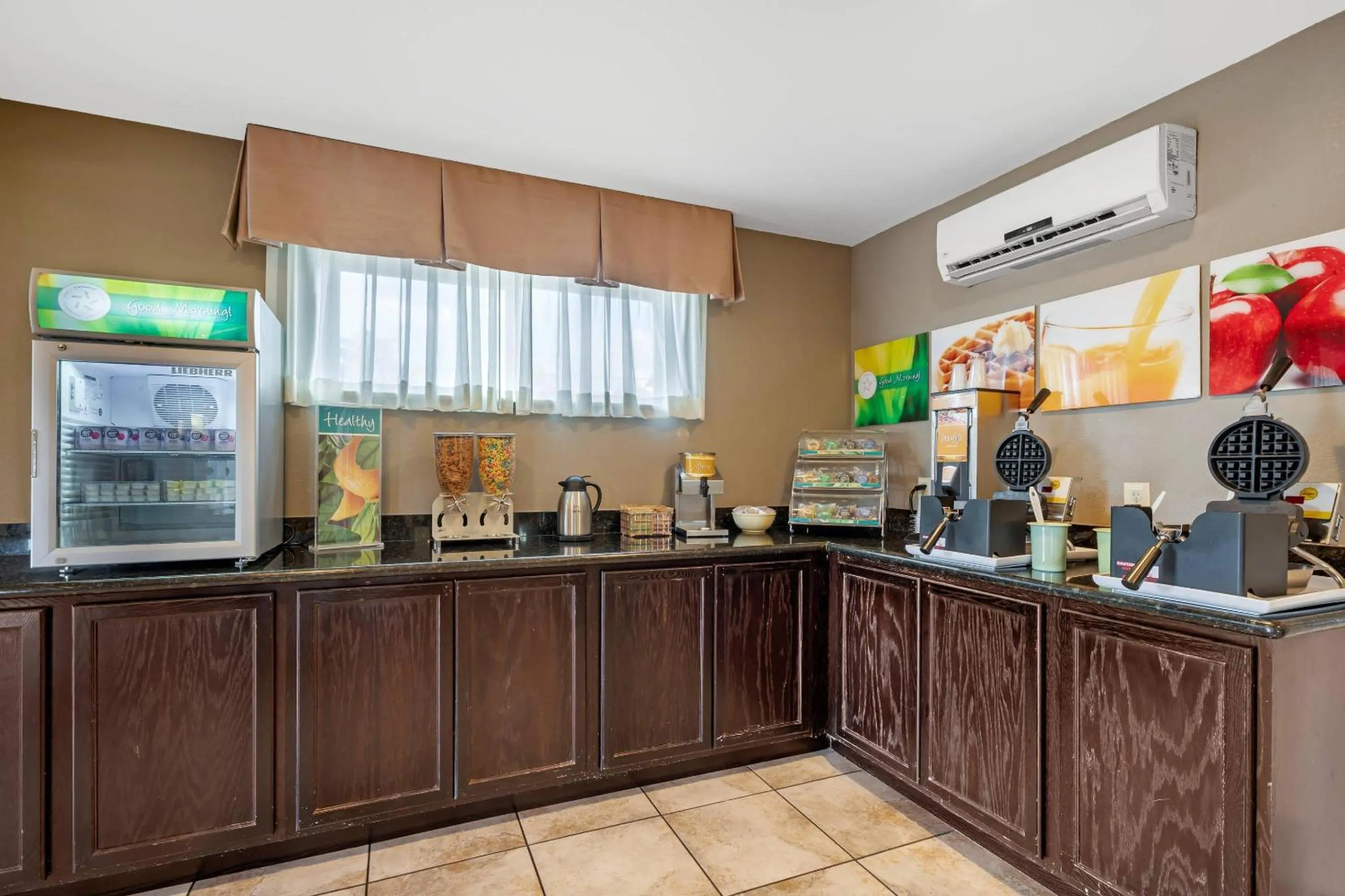 Breakfast in Quality Inn Prescott