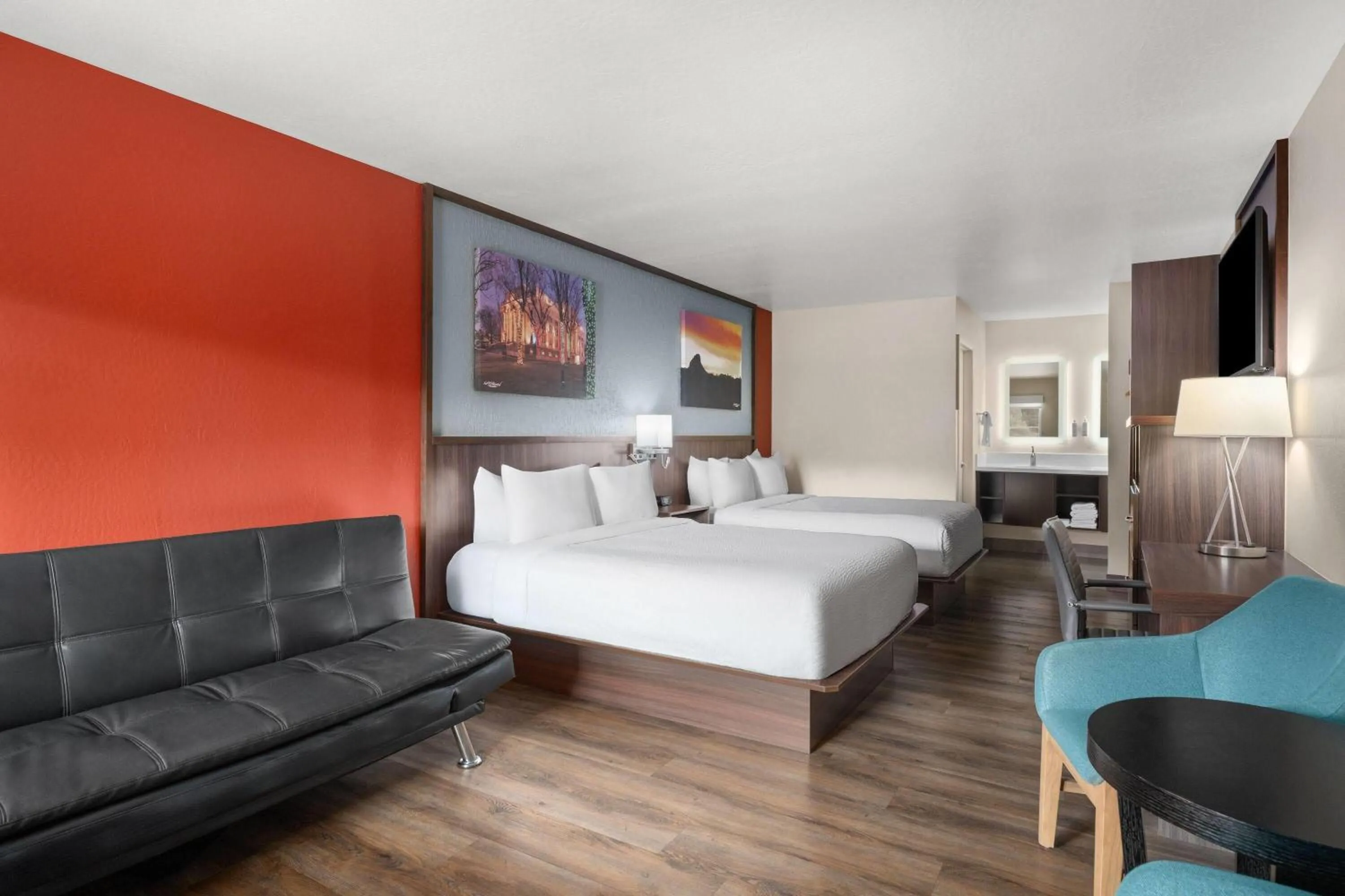 Photo of the whole room, Bed in Days Inn by Wyndham Prescott