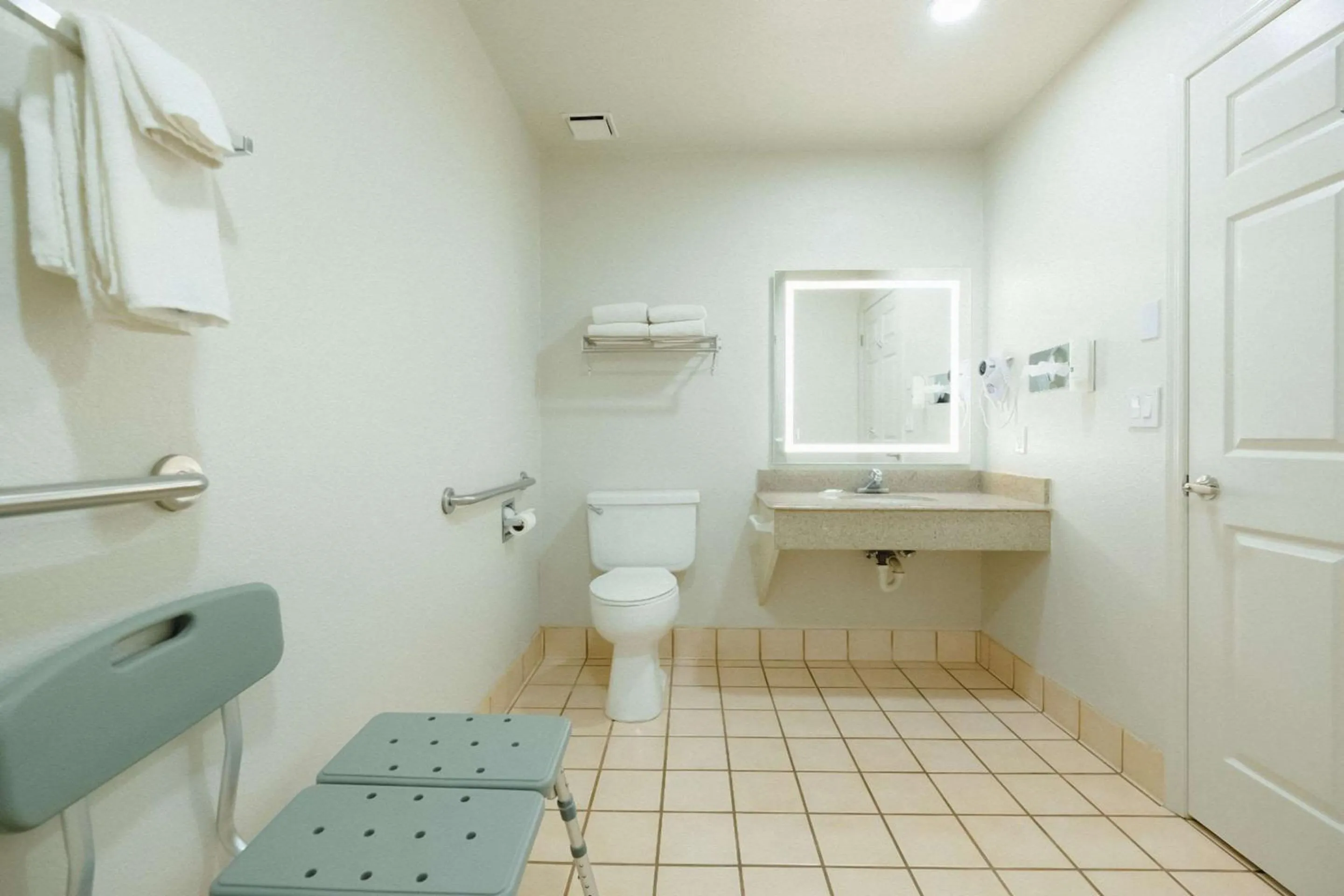 Bedroom in Quality Inn Holbrook near Petrified Forest