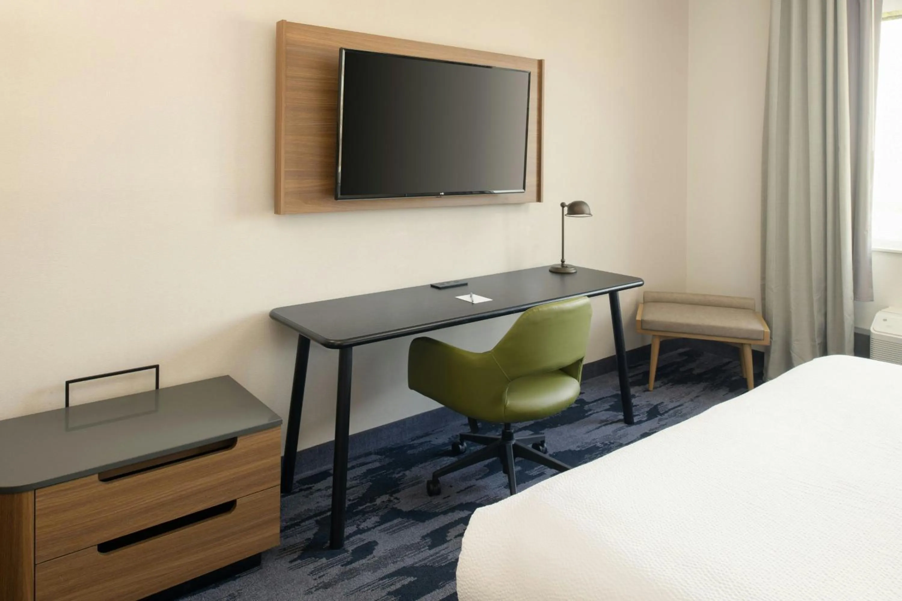 Photo of the whole room, Bed in Fairfield by Marriott Inn & Suites Scottsdale Old Town