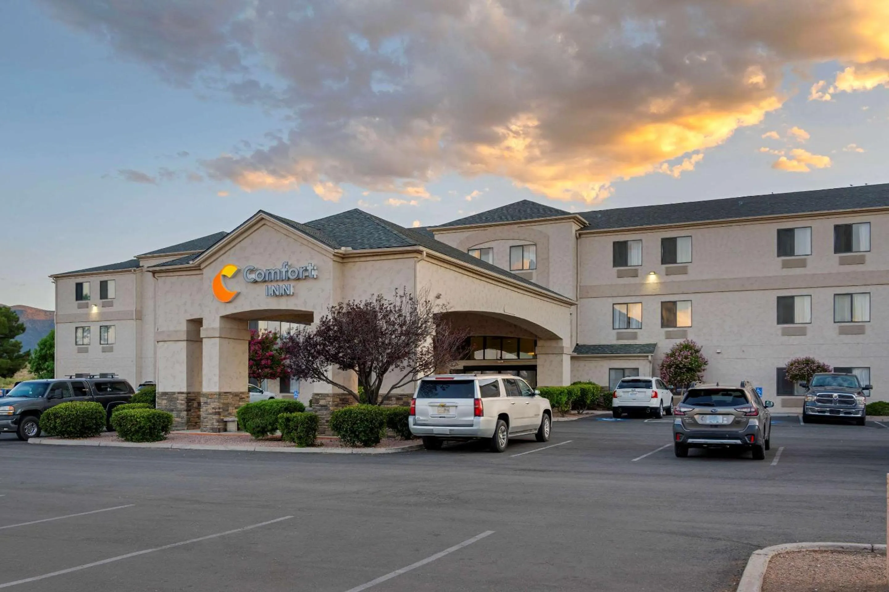Property building in Comfort Inn Camp Verde I-17