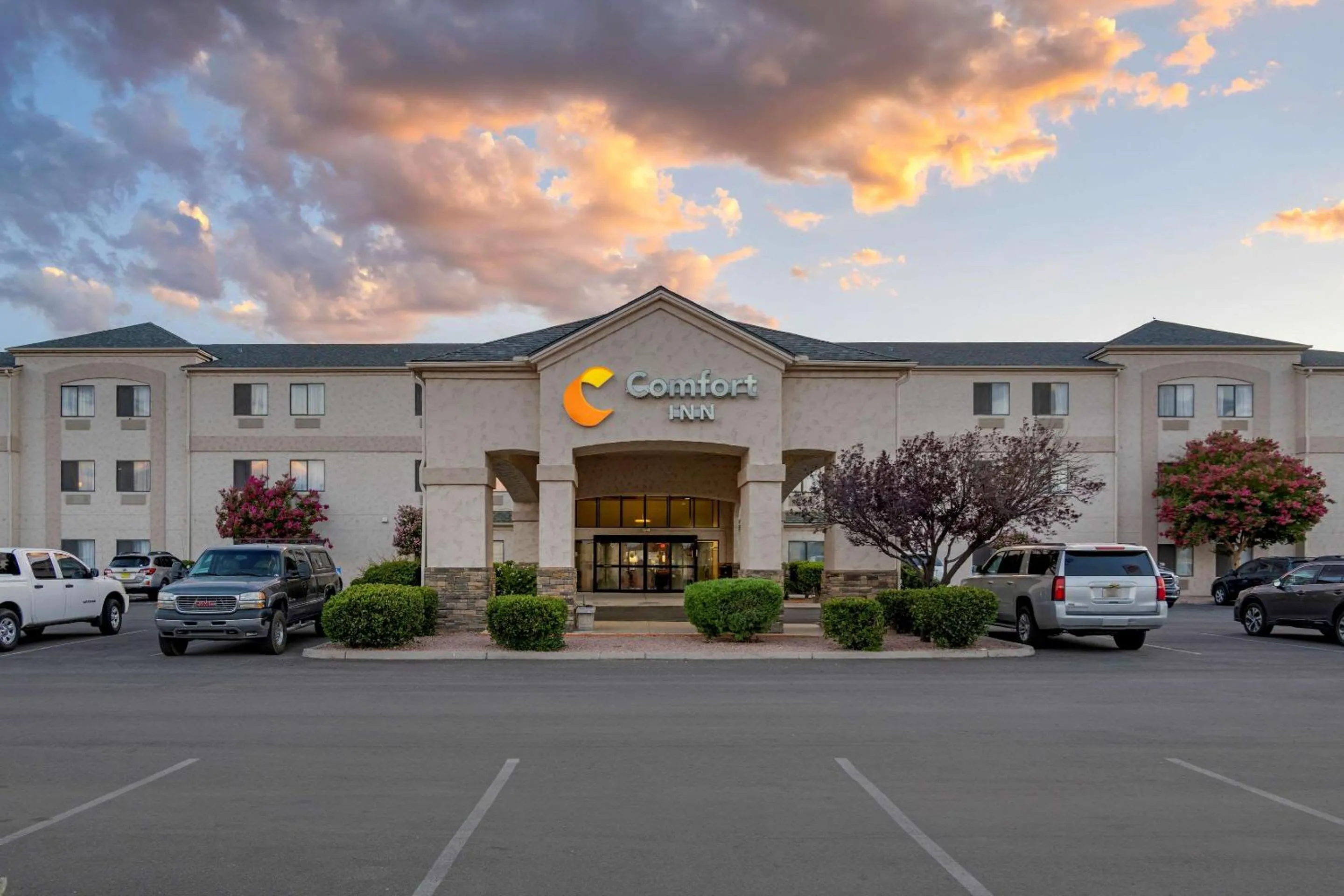 Property building in Comfort Inn Camp Verde I-17