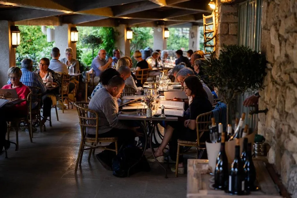 Restaurant/places to eat in LA FERME DE LA HUPPE