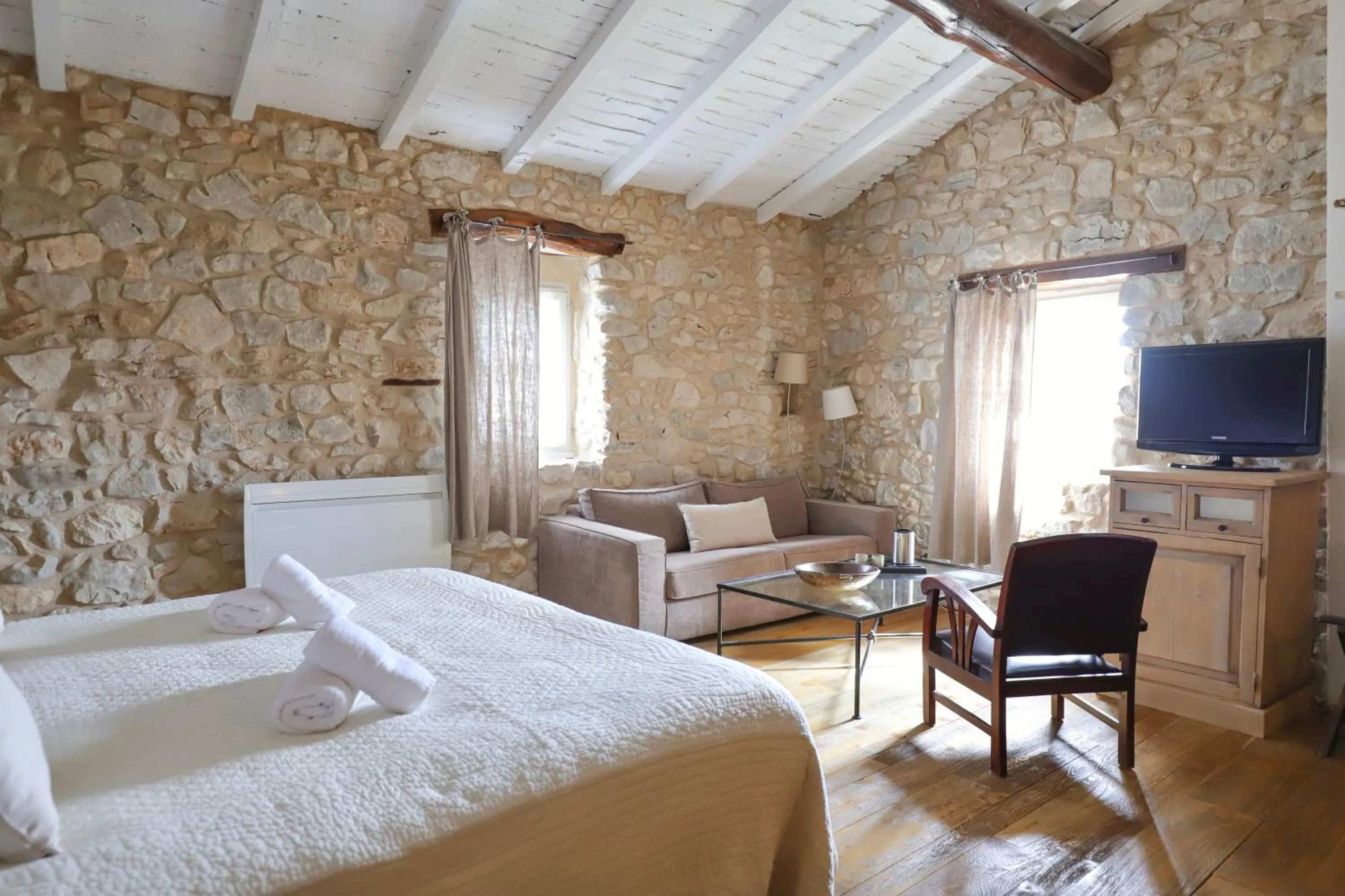 Photo of the whole room, Bed in LA FERME DE LA HUPPE