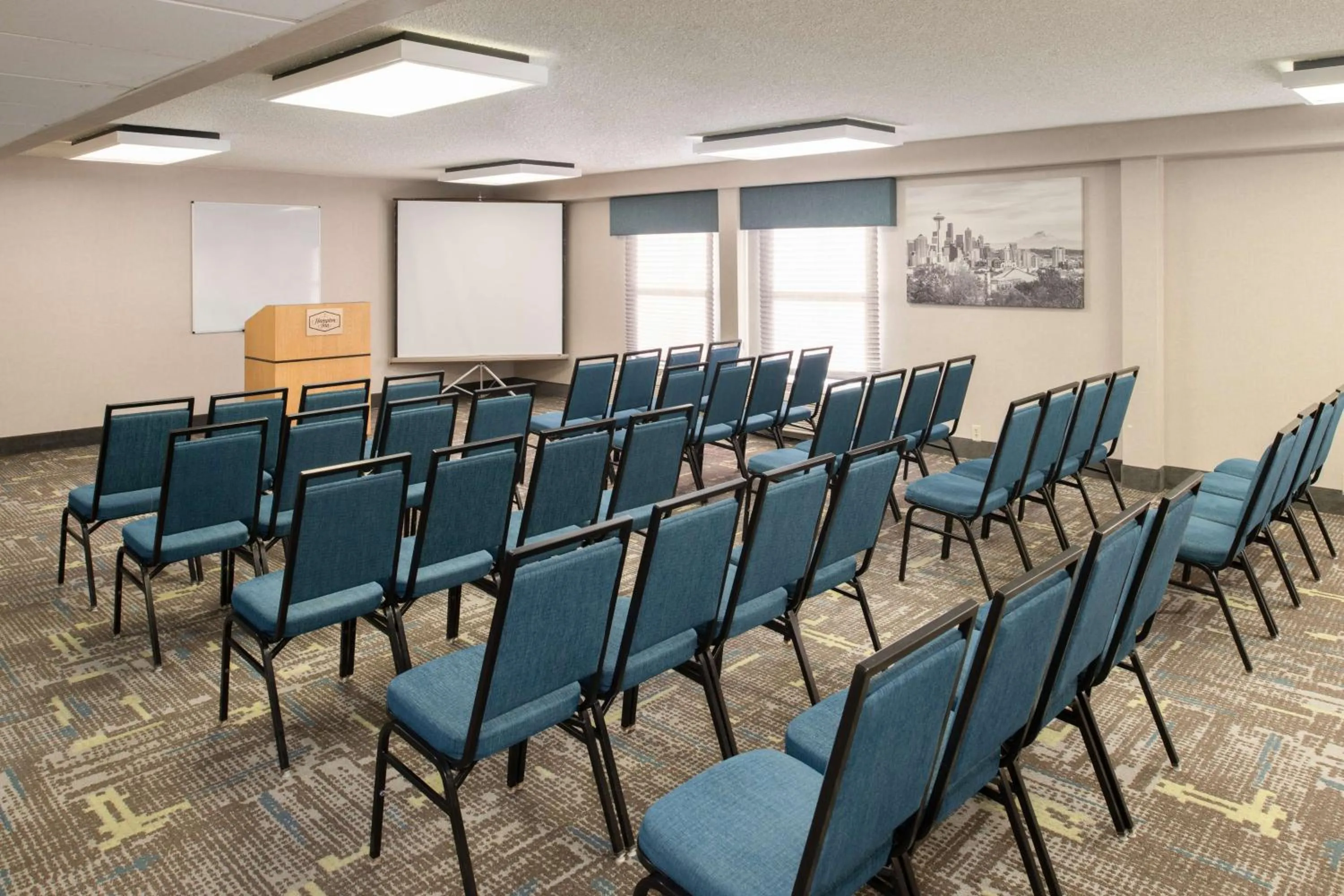 Meeting/conference room in Hampton Inn Seattle/Southcenter