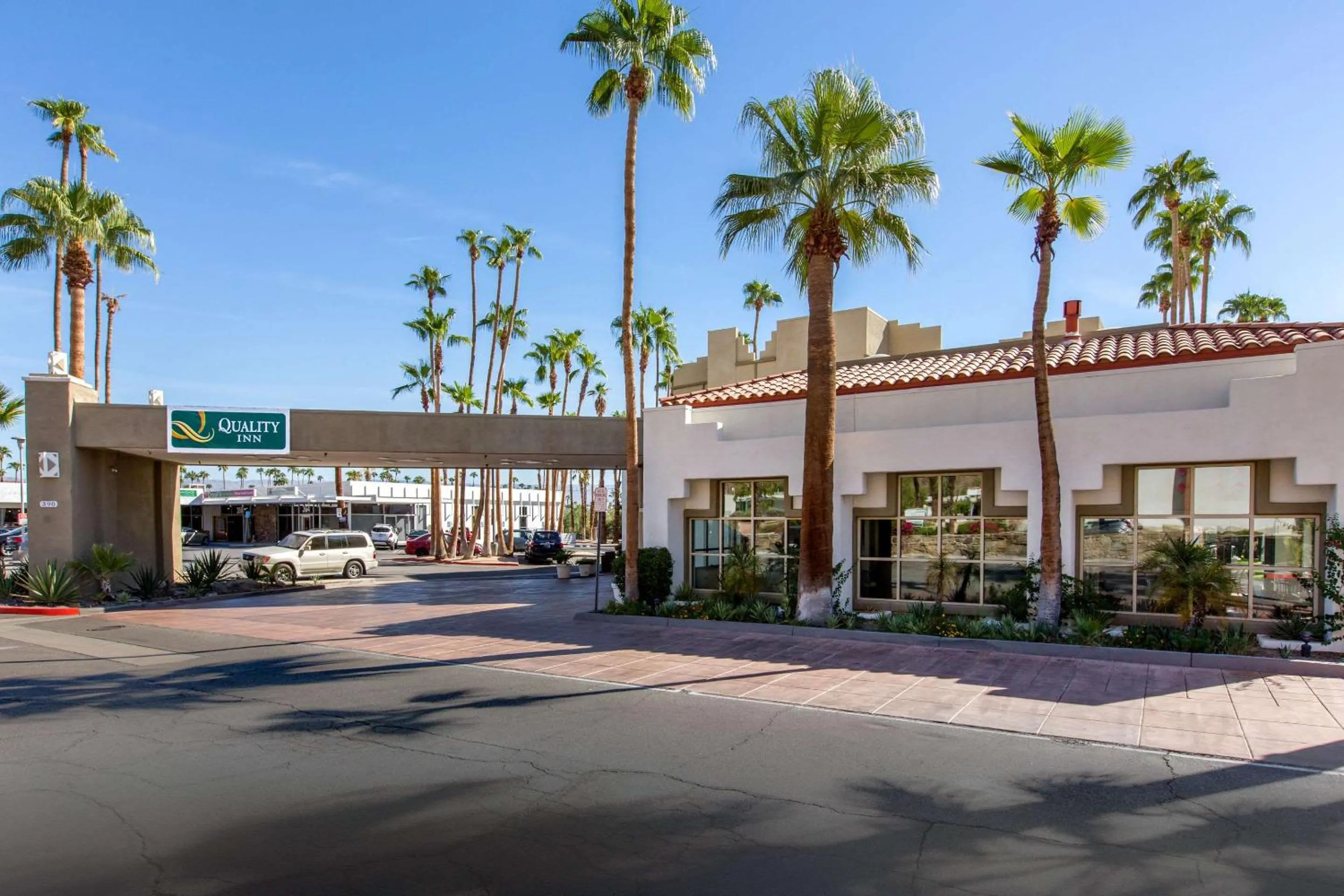 Property building in Quality Inn Palm Springs Downtown