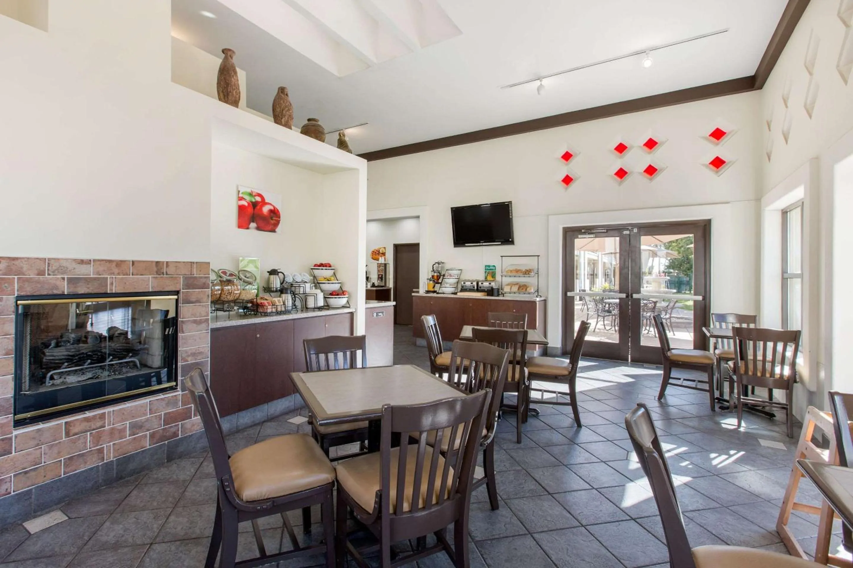 Restaurant/Places to Eat in Quality Inn Palm Springs Downtown