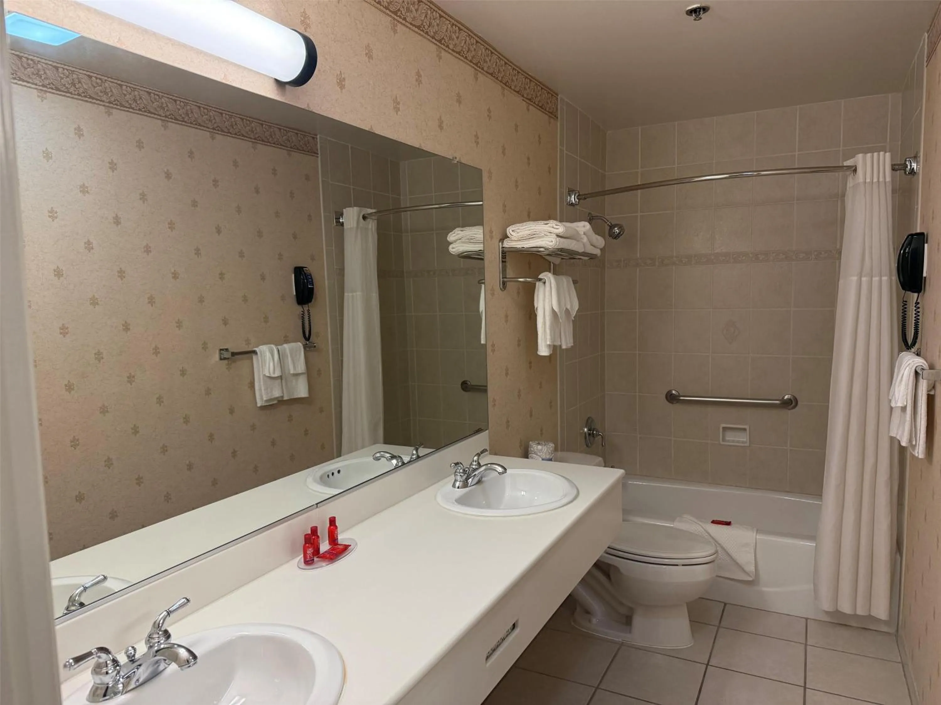 Bathroom in SureStay by Best Western Sunnyvale Silicon Valley