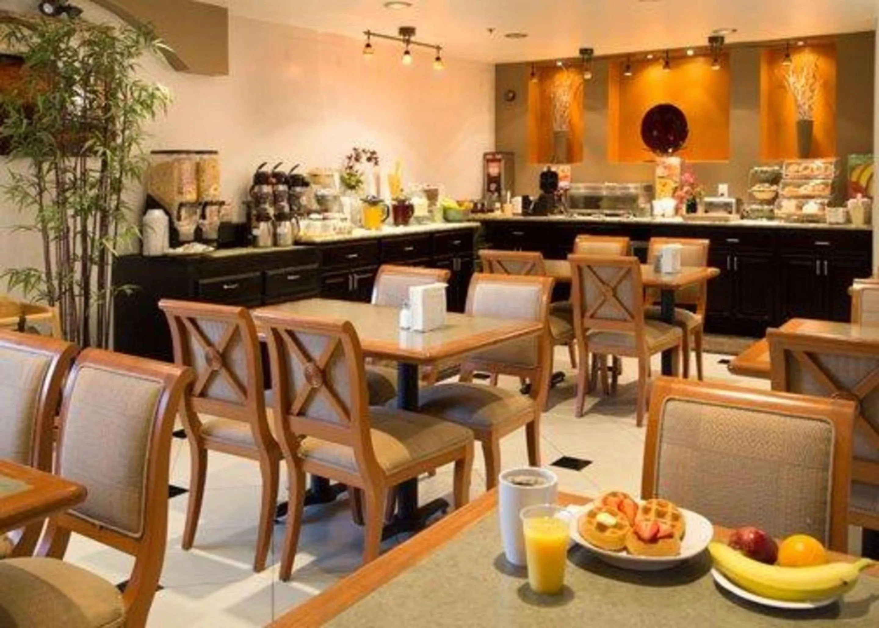 Restaurant/places to eat in Quality Inn Santa Clara Convention Center