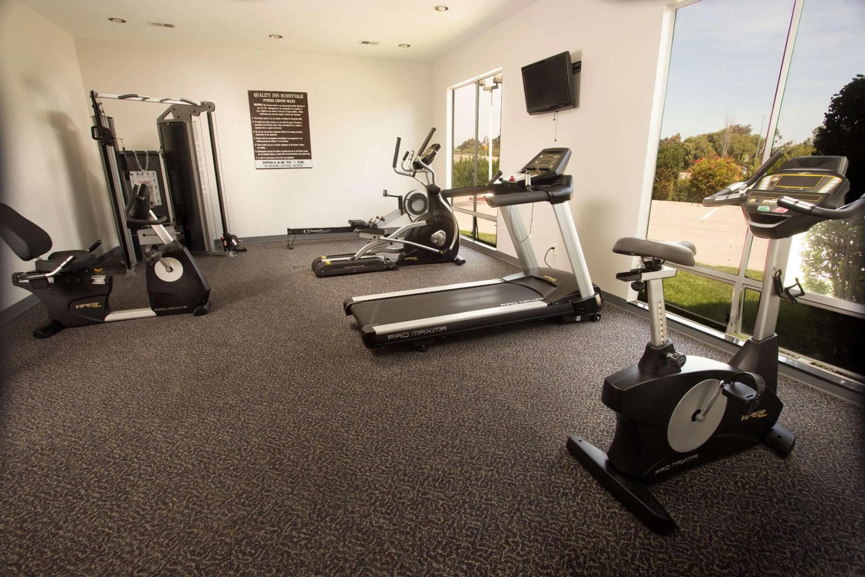 Fitness centre/facilities in Quality Inn Santa Clara Convention Center