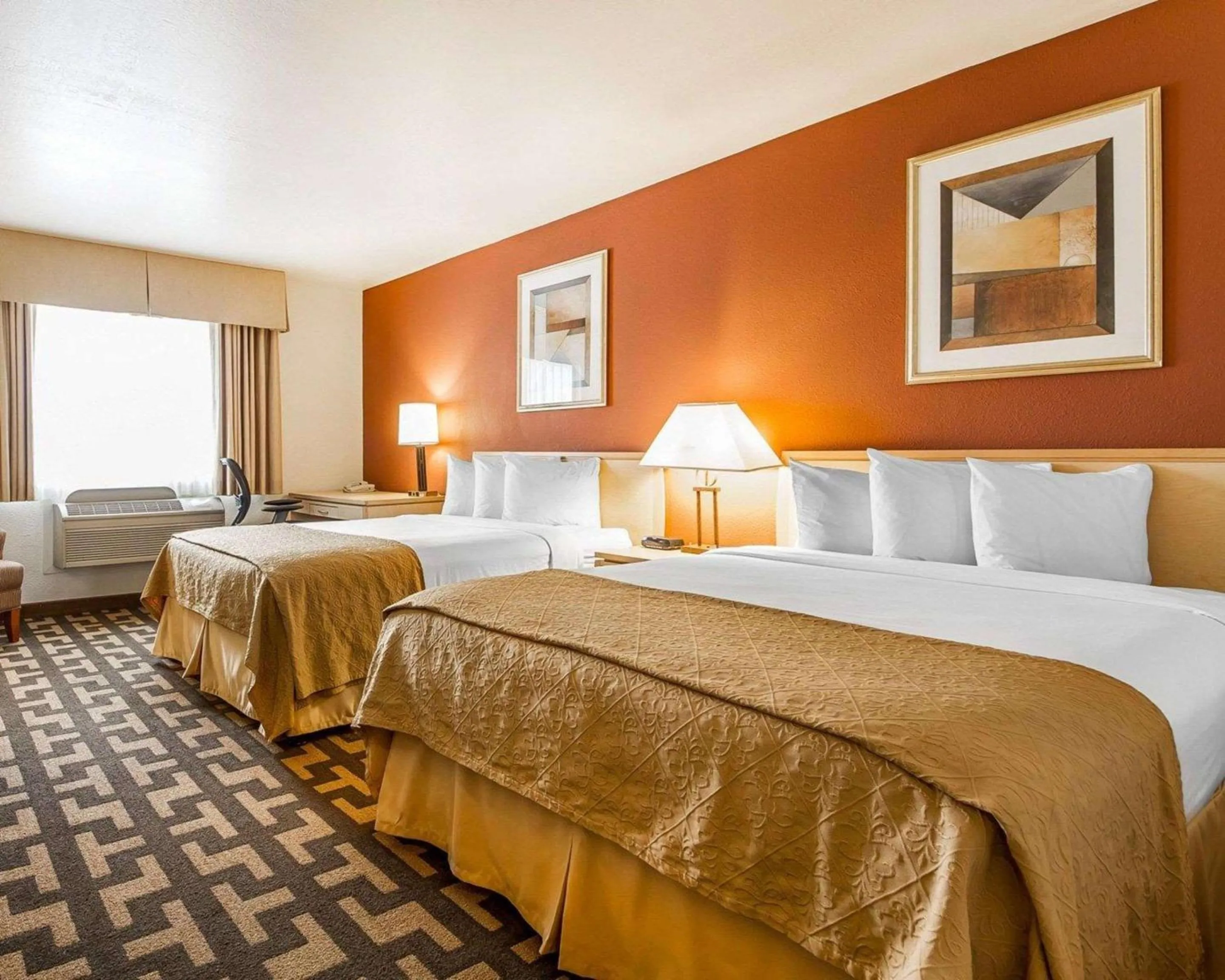 Photo of the whole room, Bed in Quality Inn Petaluma - Sonoma