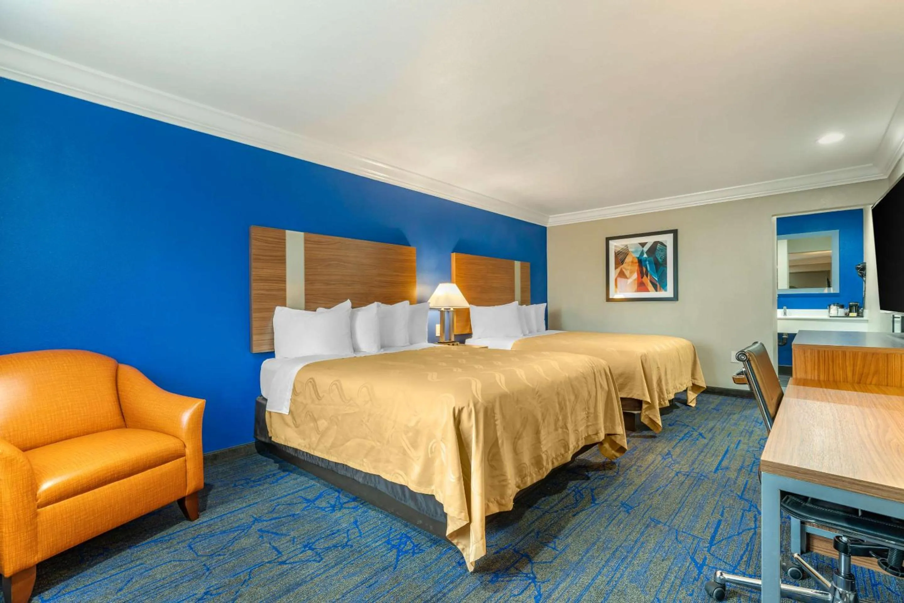 Bedroom, Bed in Quality Inn & Suites Vacaville