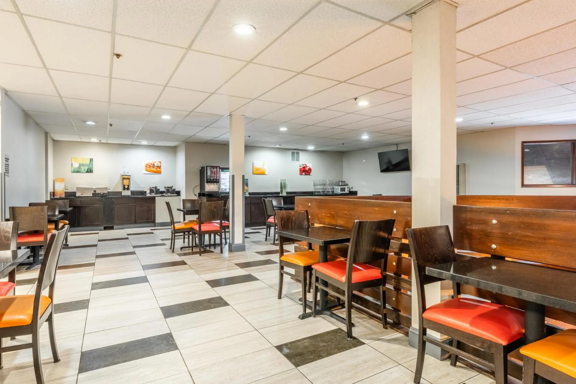 TV and multimedia in Quality Inn near Mammoth Mountain Ski Resort