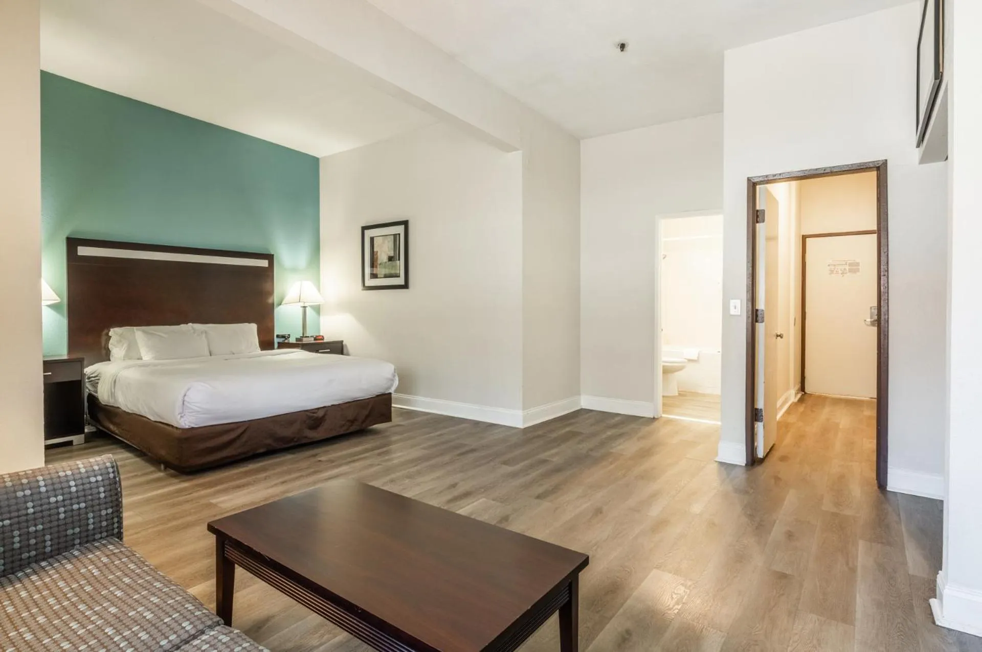 Bed in Quality Inn near Mammoth Mountain Ski Resort