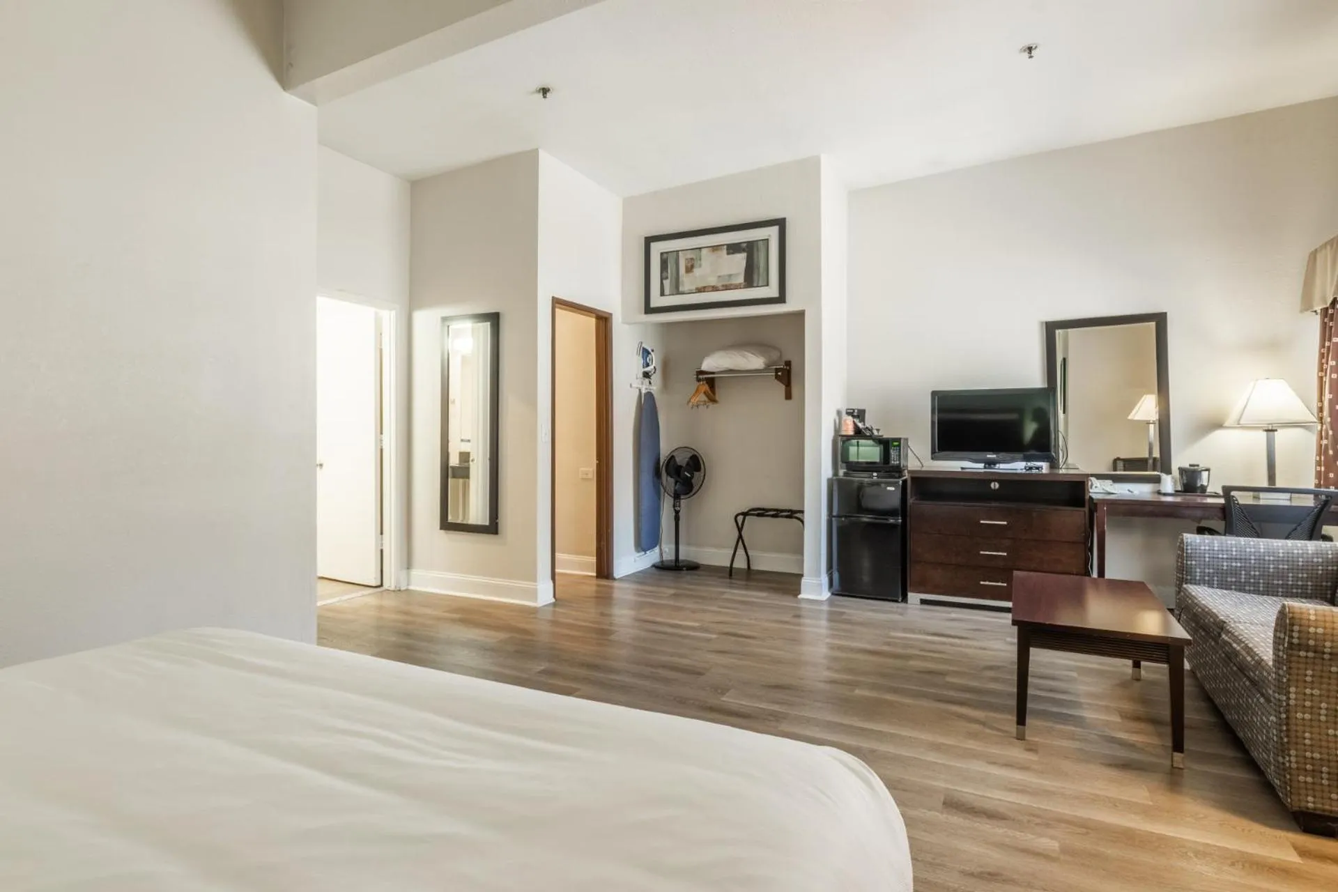 Bed in Quality Inn near Mammoth Mountain Ski Resort