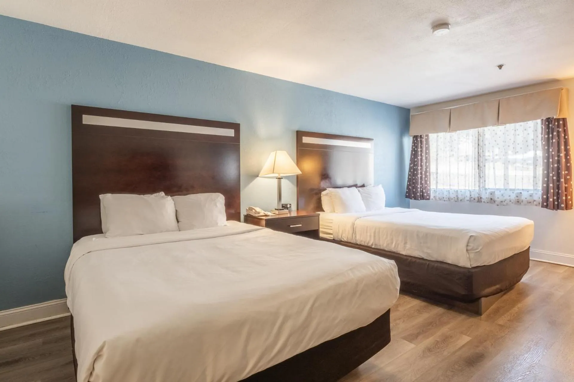 Bed in Quality Inn near Mammoth Mountain Ski Resort