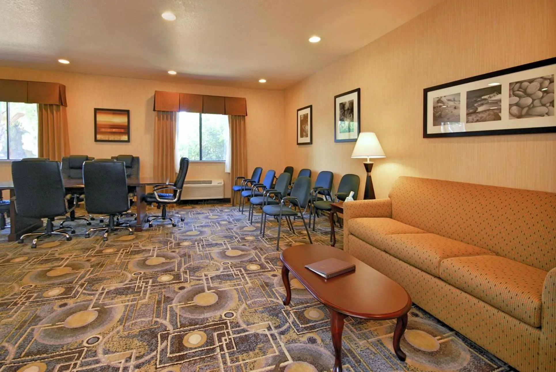Area and facilities in Best Western San Dimas Hotel & Suites