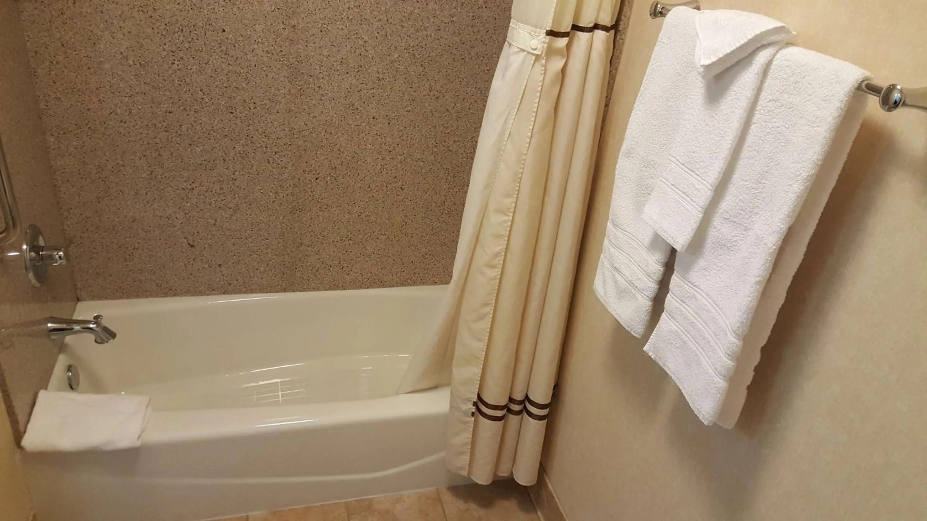 Bathroom in Best Western San Dimas Hotel & Suites