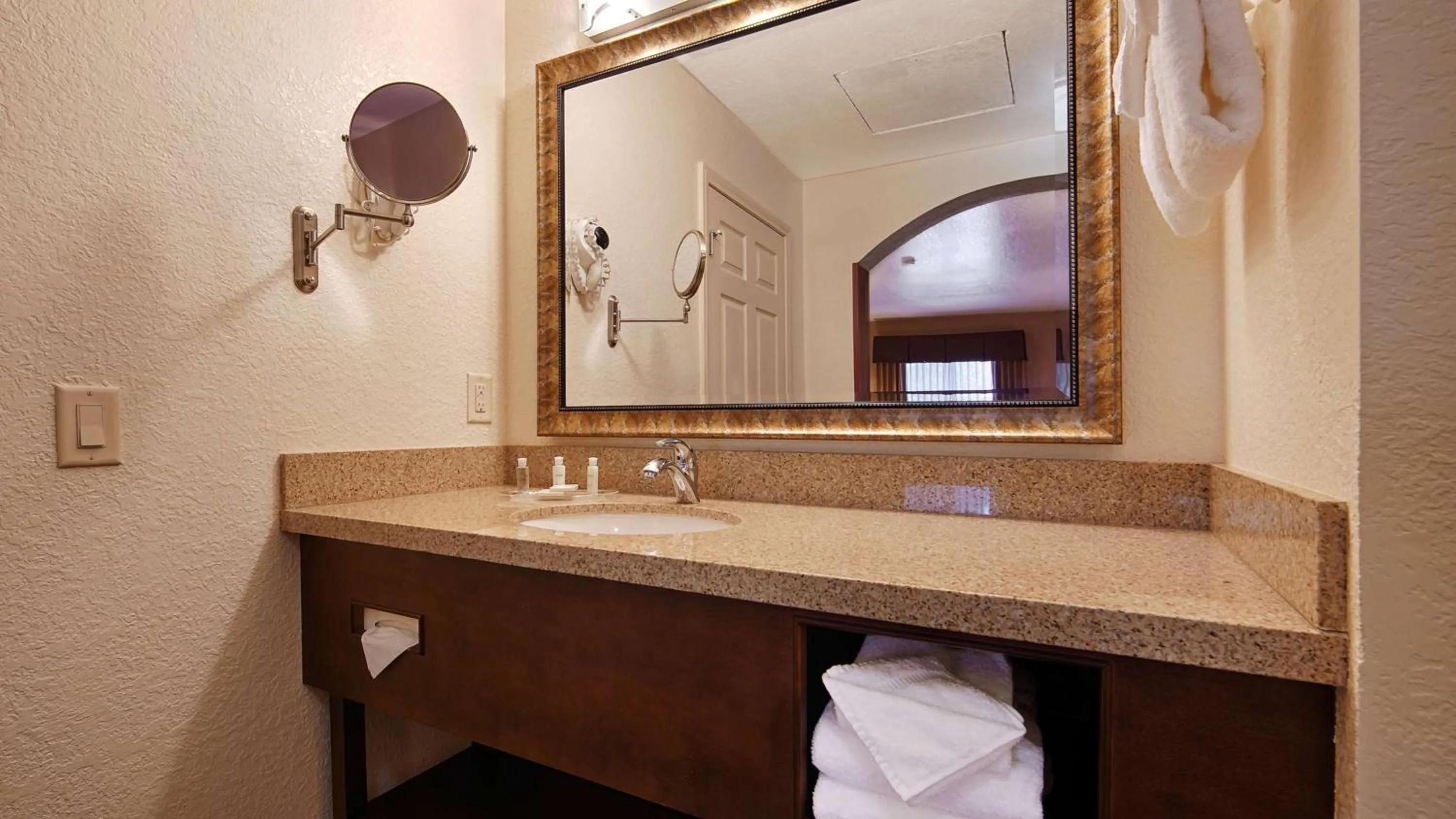 Bathroom in Best Western San Dimas Hotel & Suites