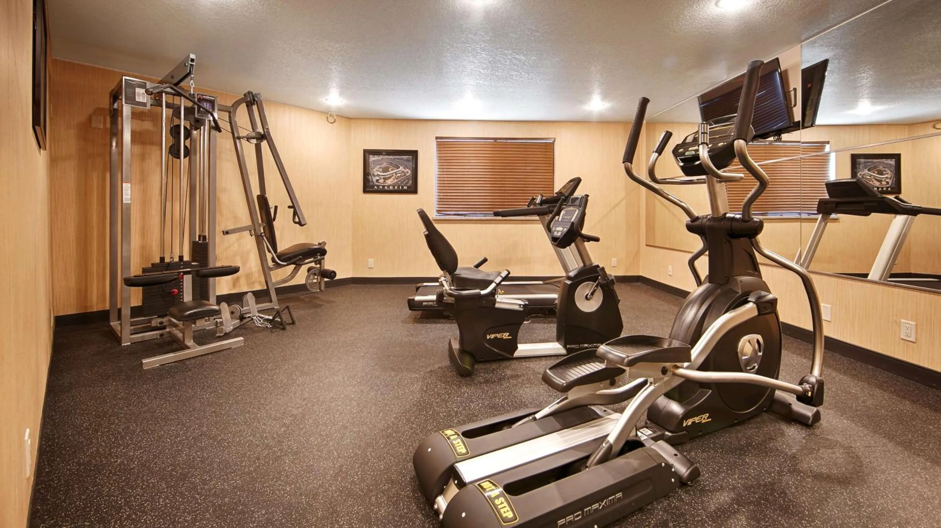 Fitness centre/facilities in Best Western San Dimas Hotel & Suites