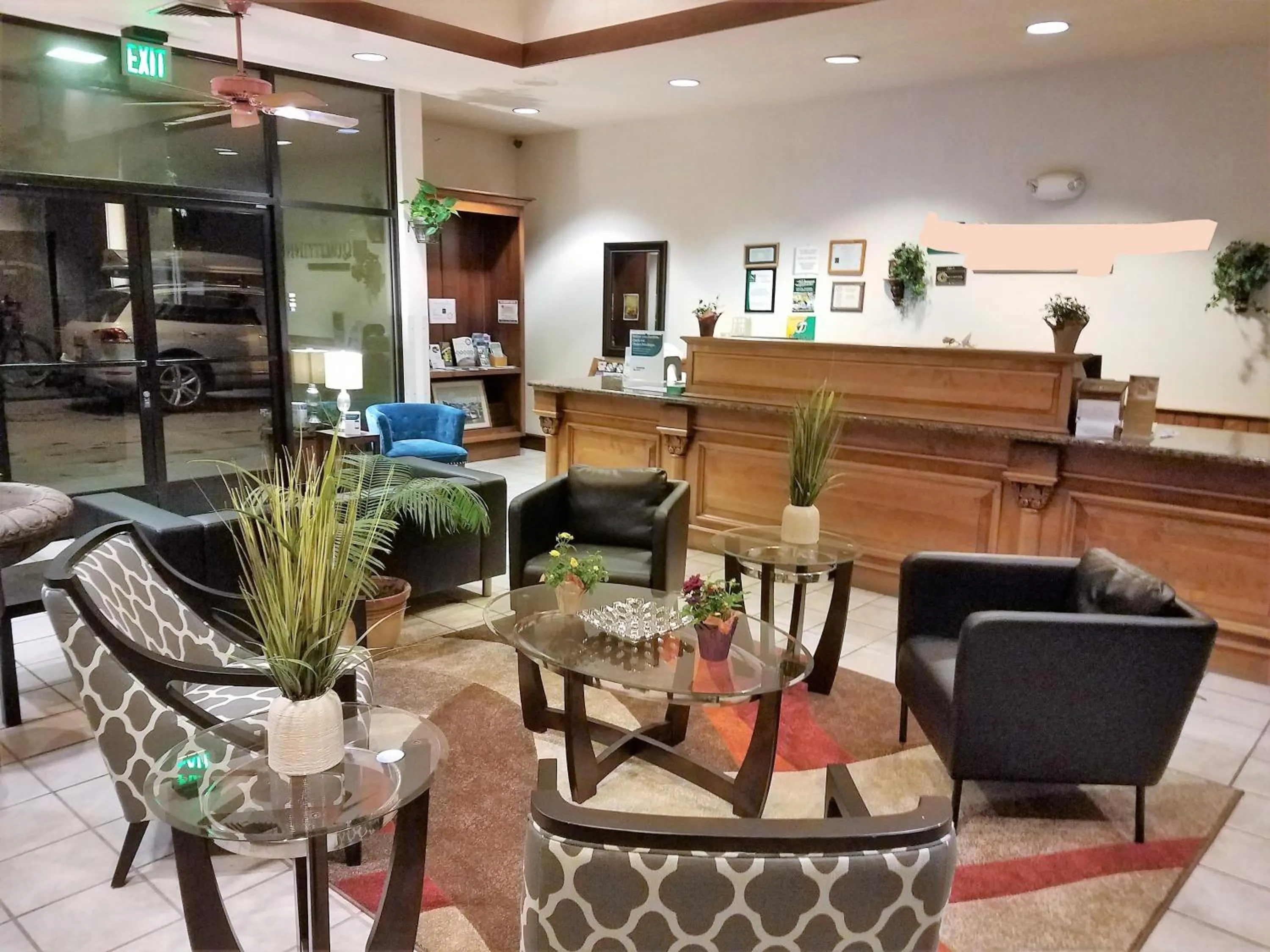 Lobby or reception in Ramada by Wyndham Arcata