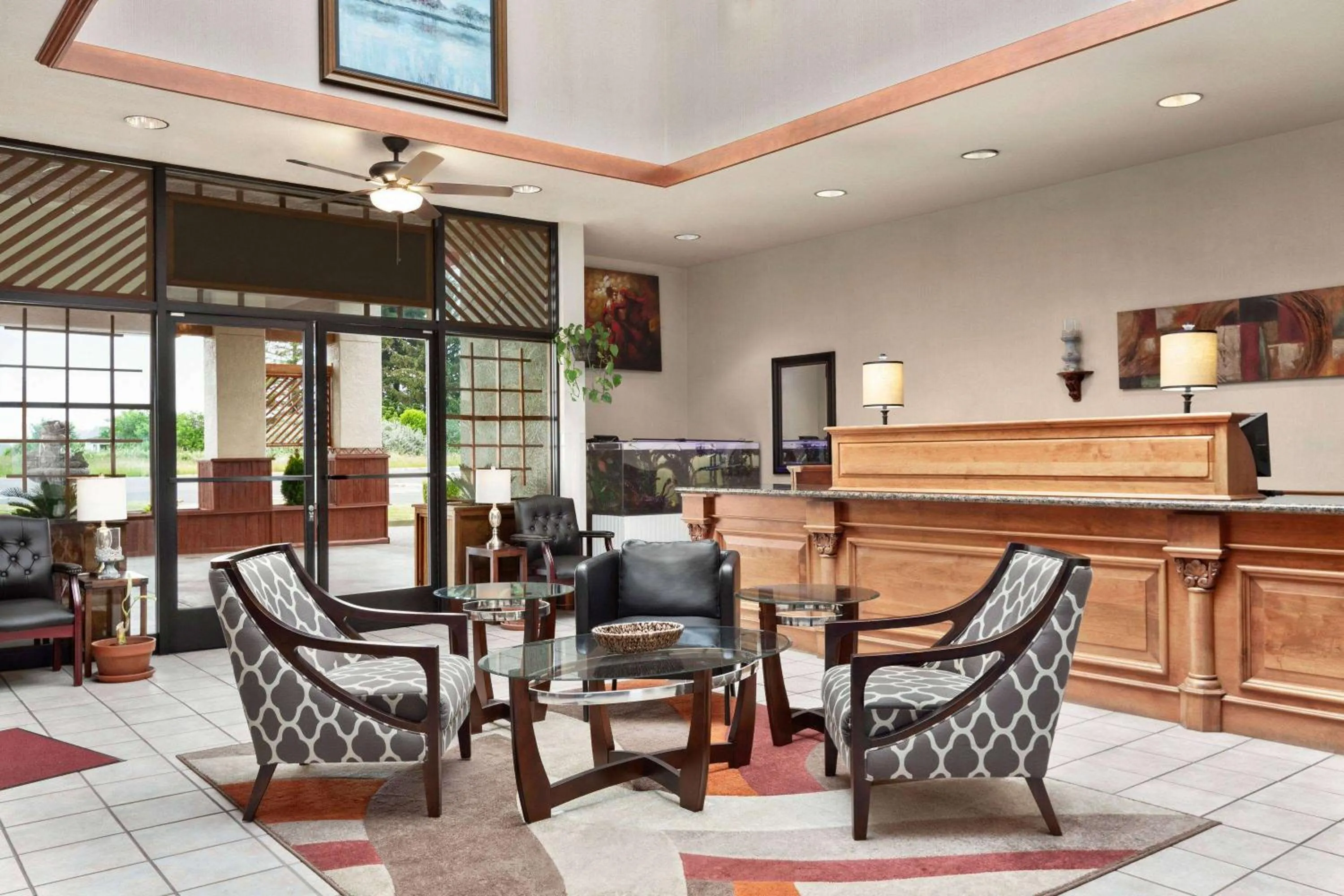 Lobby or reception in Ramada by Wyndham Arcata