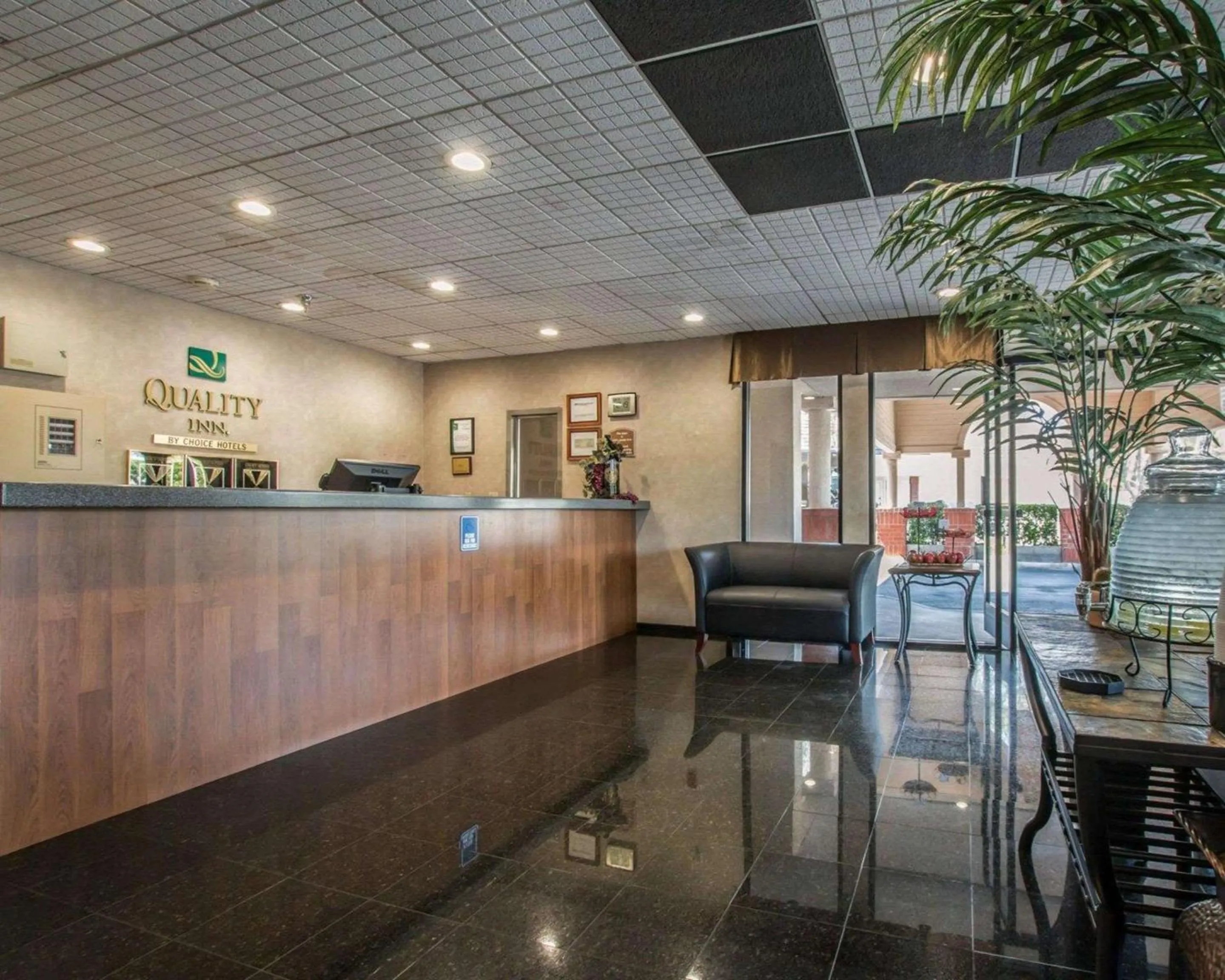 Lobby or reception in Quality Inn Temecula Valley Wine Country