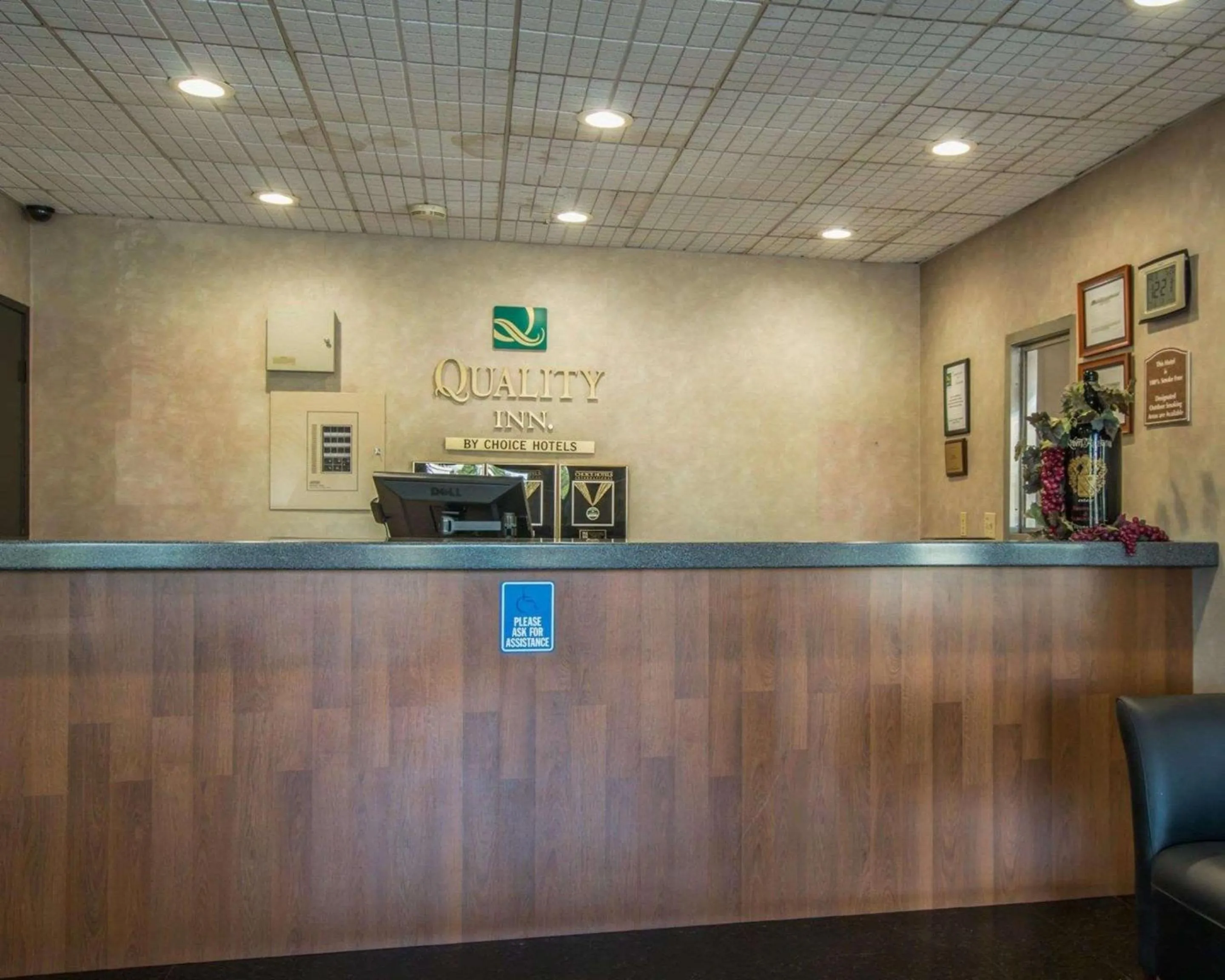 Lobby or reception in Quality Inn Temecula Valley Wine Country