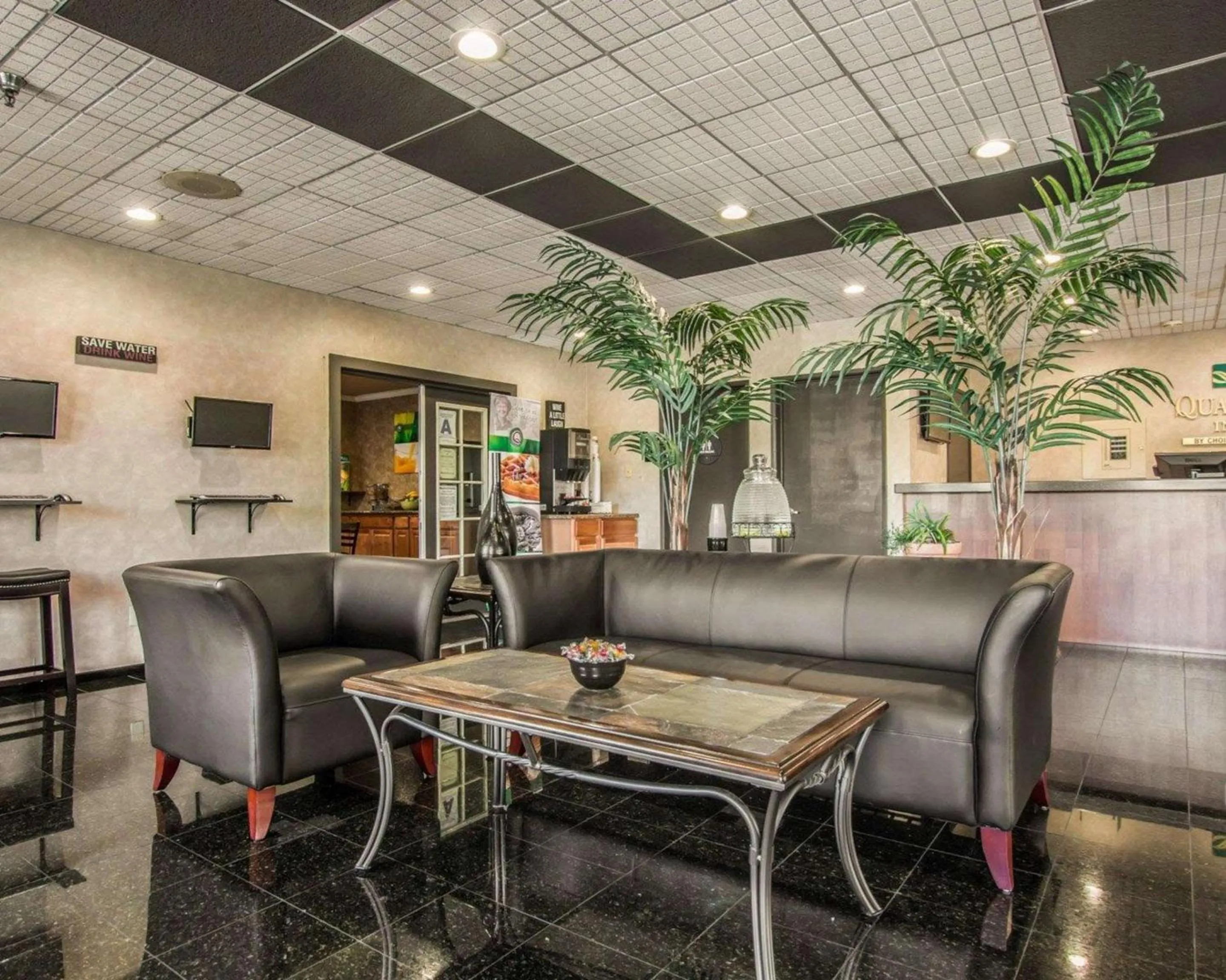 Lobby or reception in Quality Inn Temecula Valley Wine Country