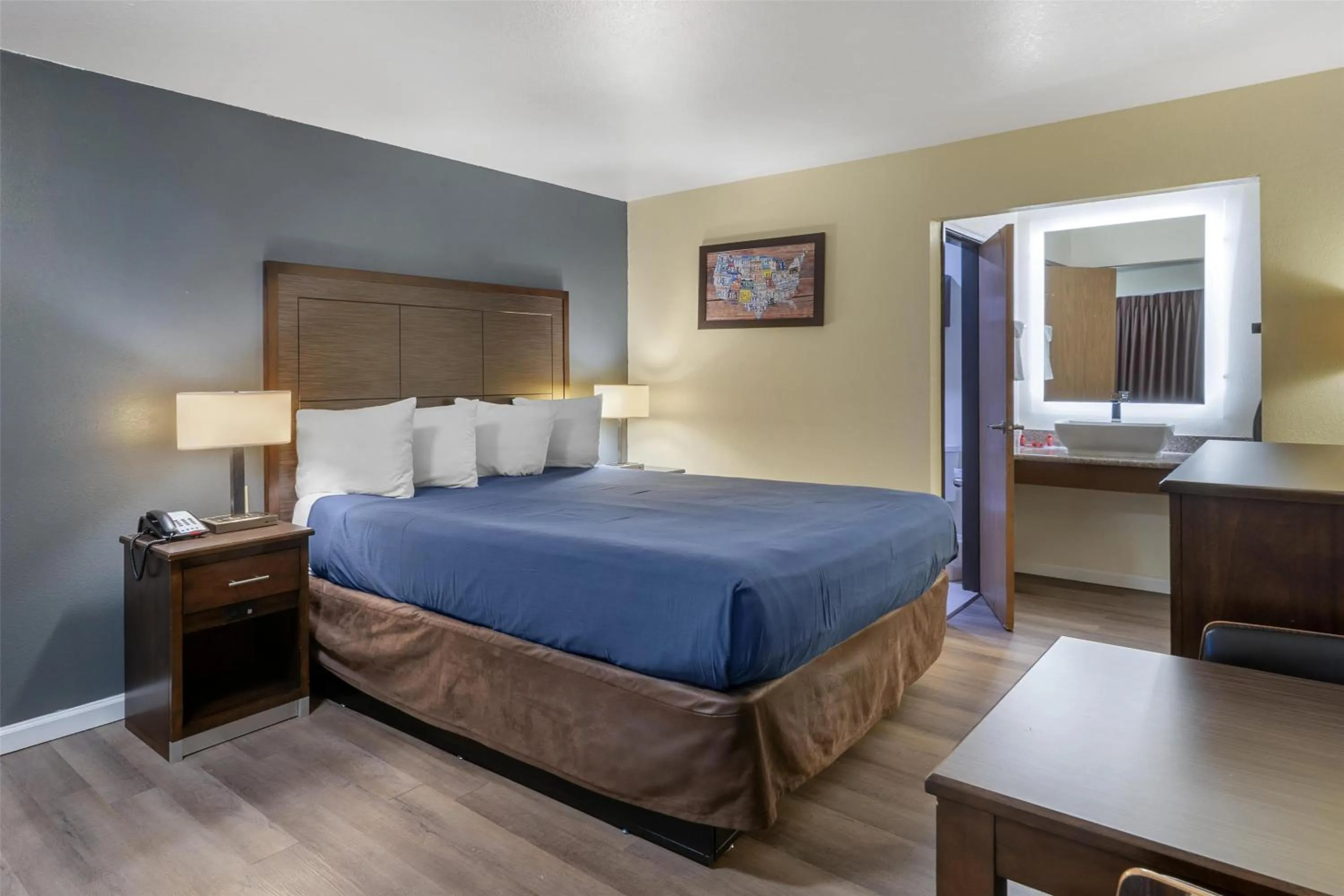 Bedroom, Bed in SureStay Hotel by Best Western Williams