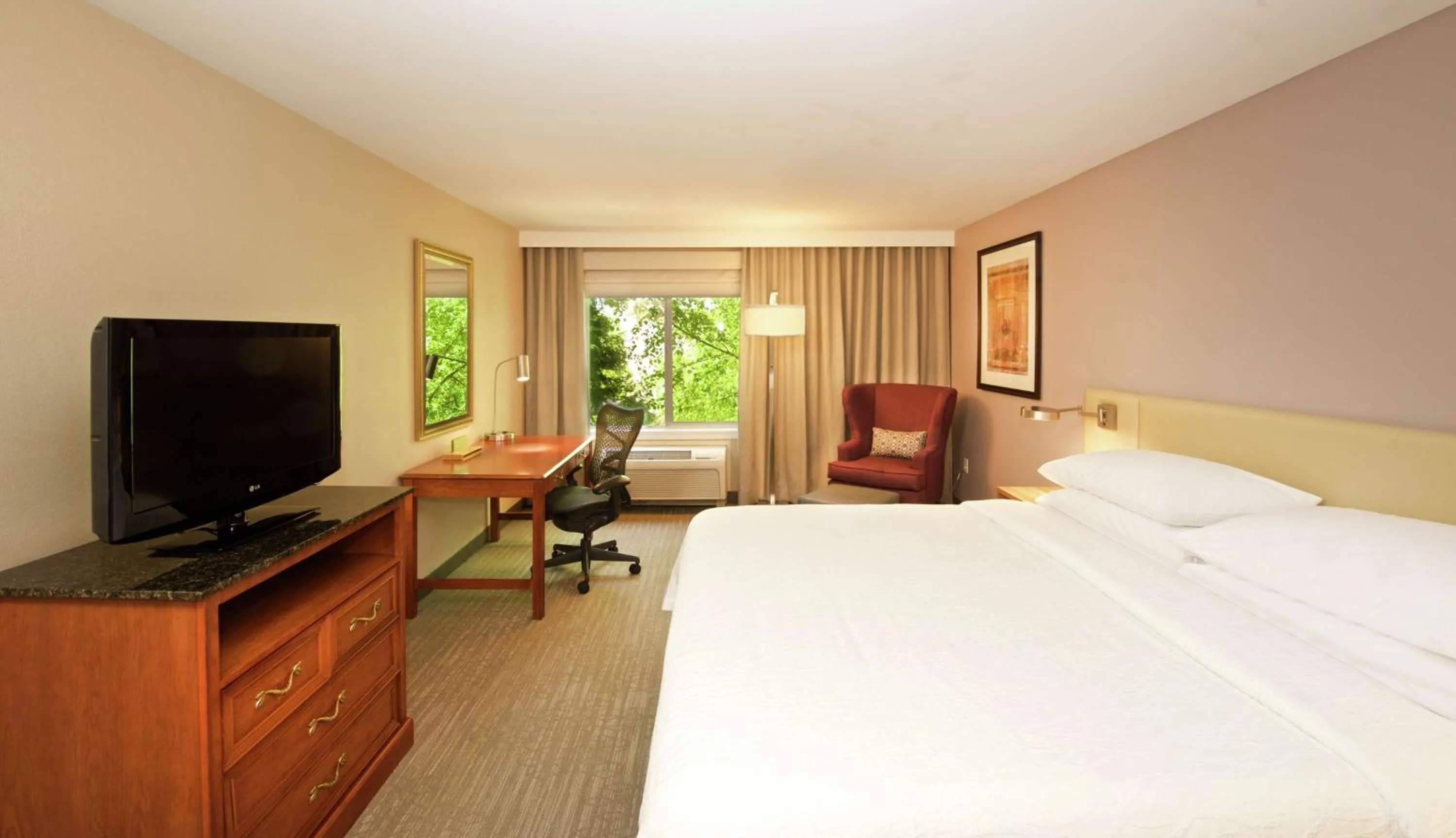 Bedroom, Bed in Hilton Garden Inn Seattle/Renton