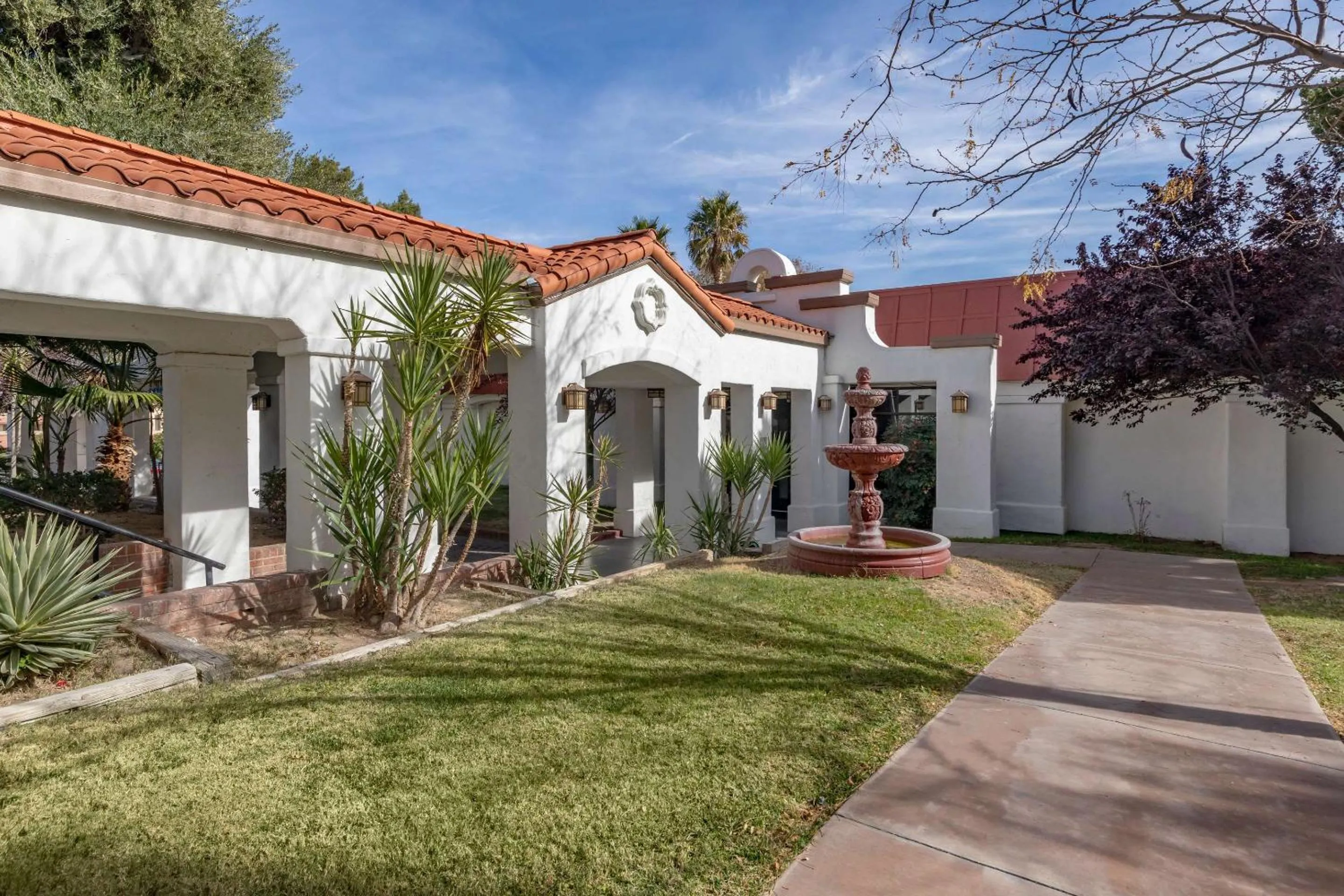 Property building in Quality Inn Barstow Route 66