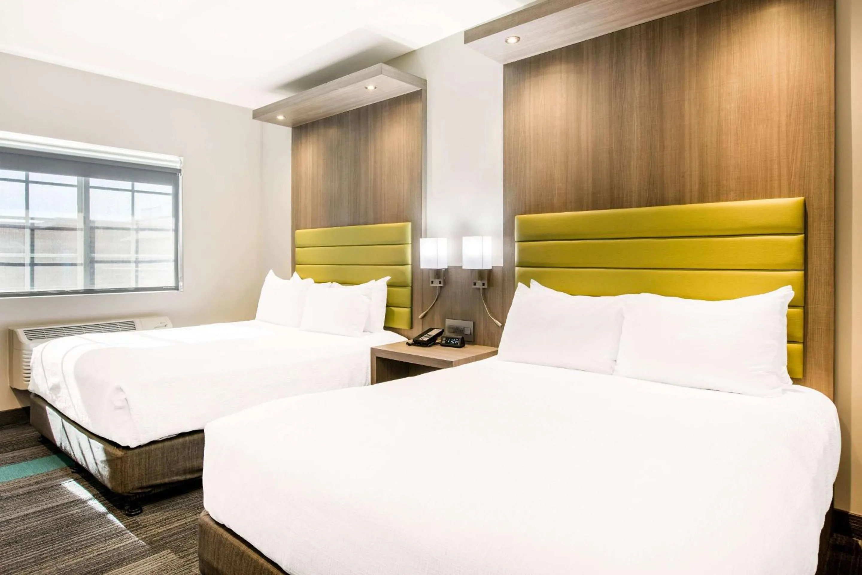 Bedroom, Bed in Rodeway Inn near Melrose Ave