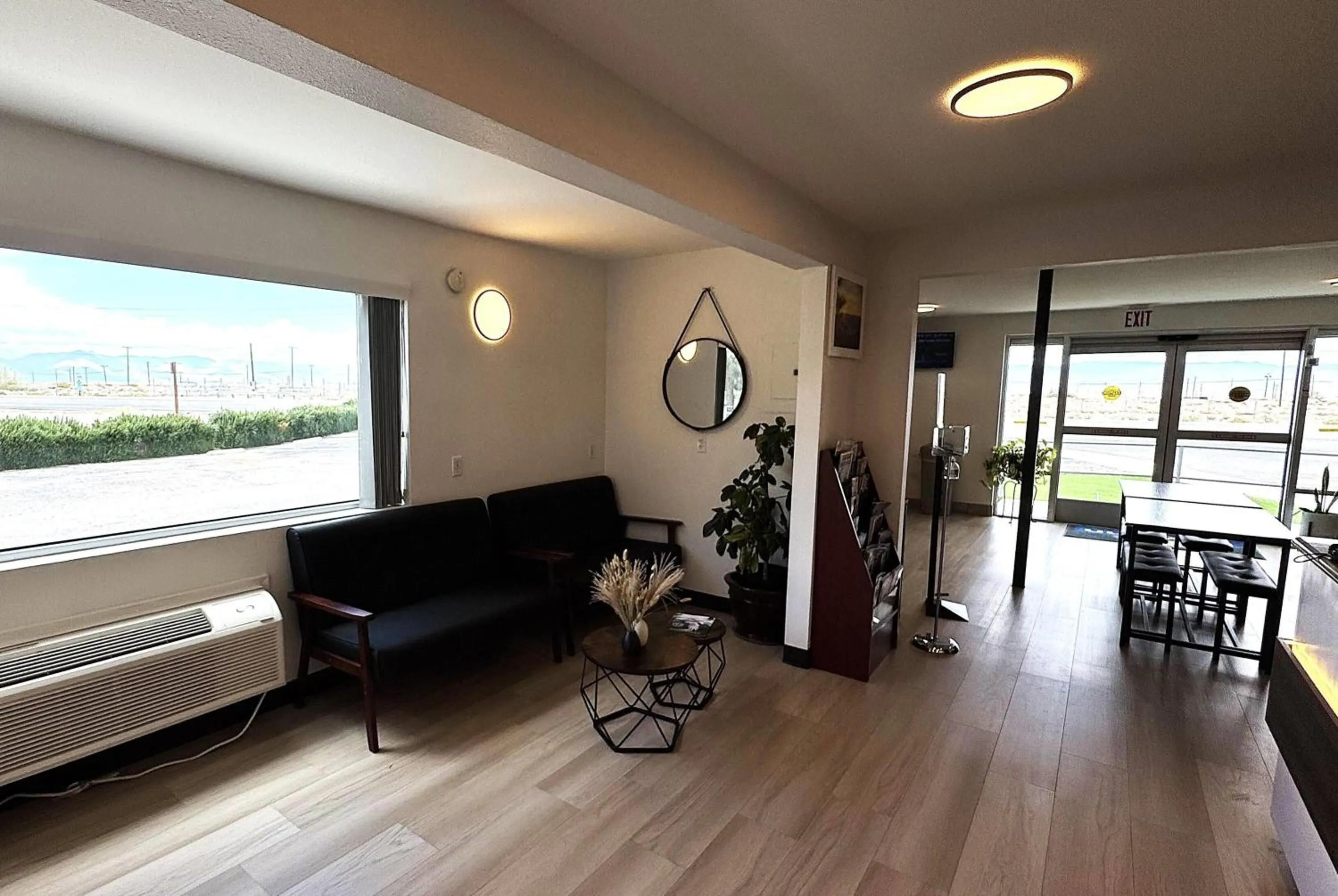 Lobby or reception in Days Inn by Wyndham Ridgecrest near China Lake Naval Station