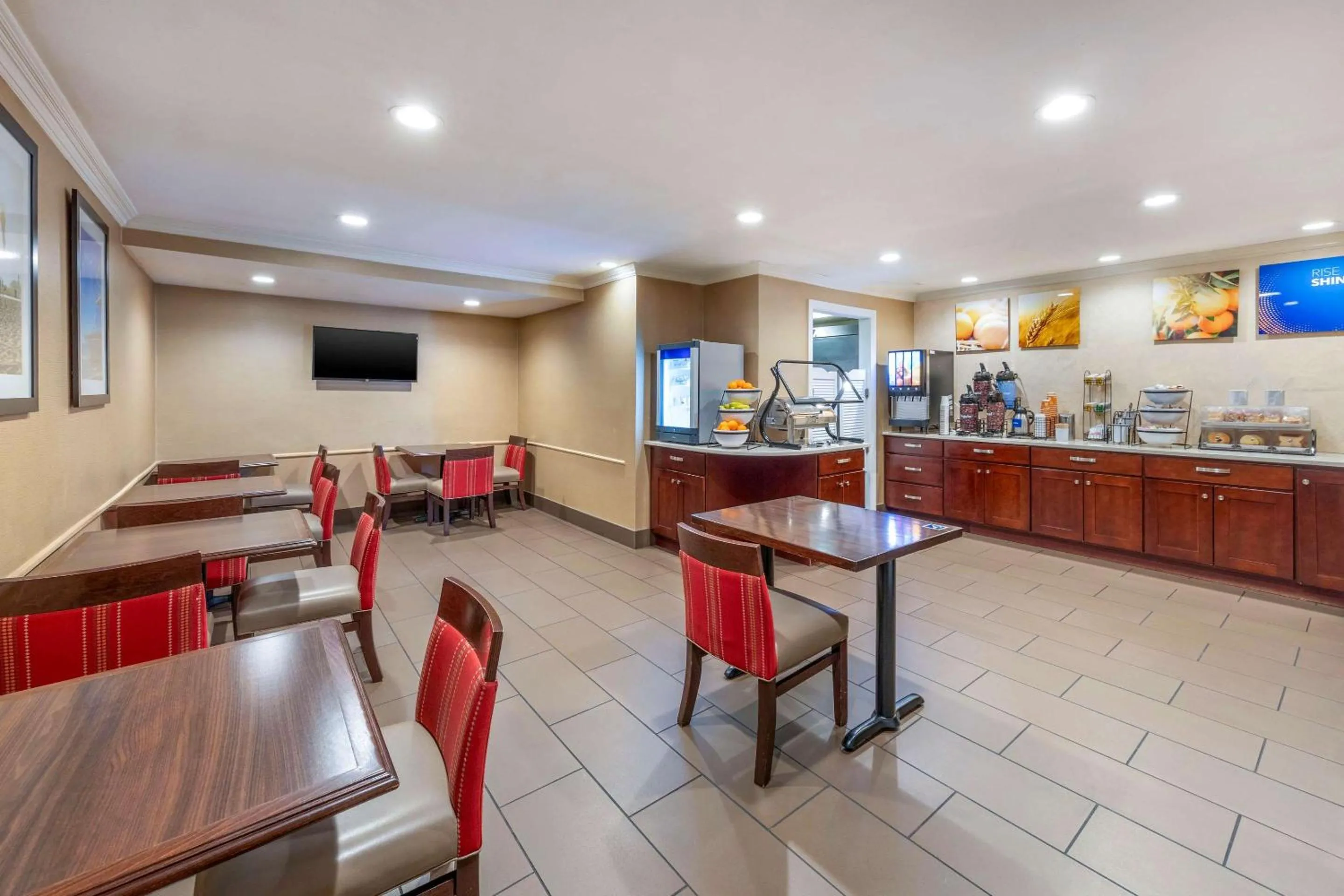 Breakfast in Comfort Inn Santa Monica - West Los Angeles