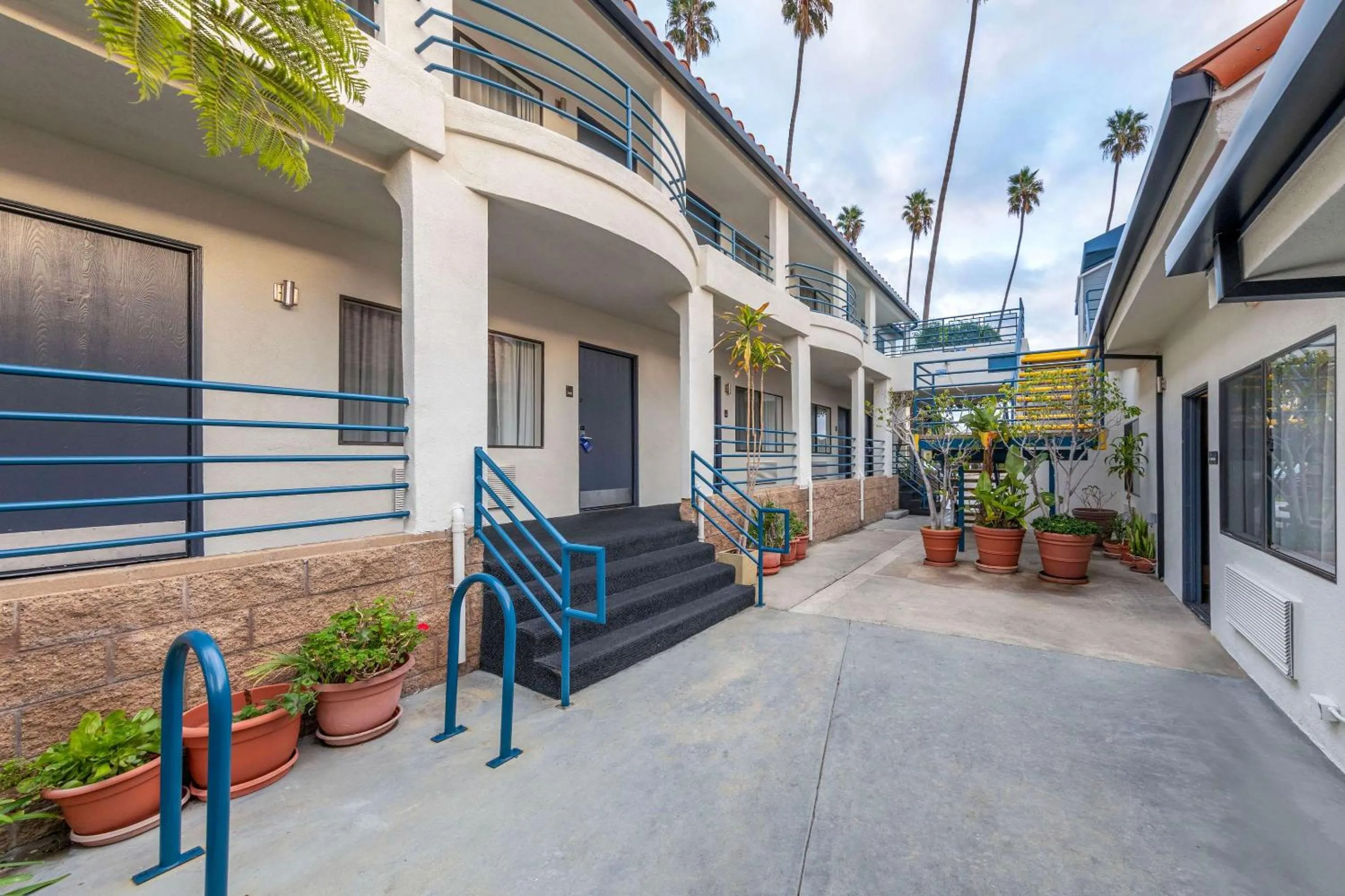 Property building in Comfort Inn Santa Monica - West Los Angeles